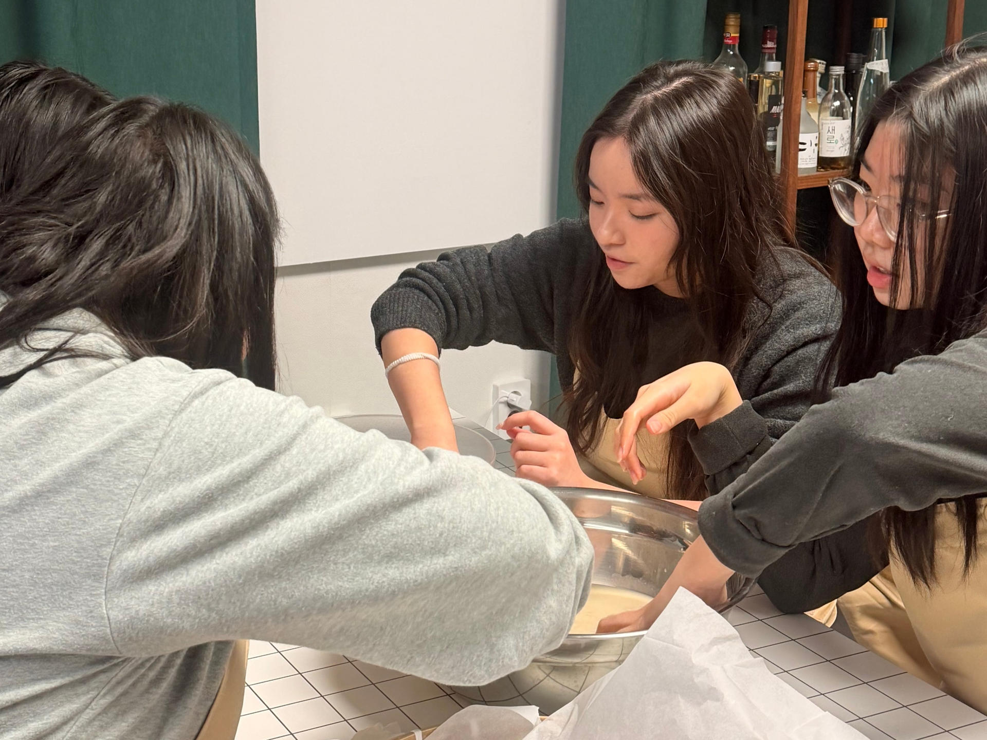 The taste of Joseon crafted by my own hands: Makgeolli brewing experience and tasting - Thumbnail 5