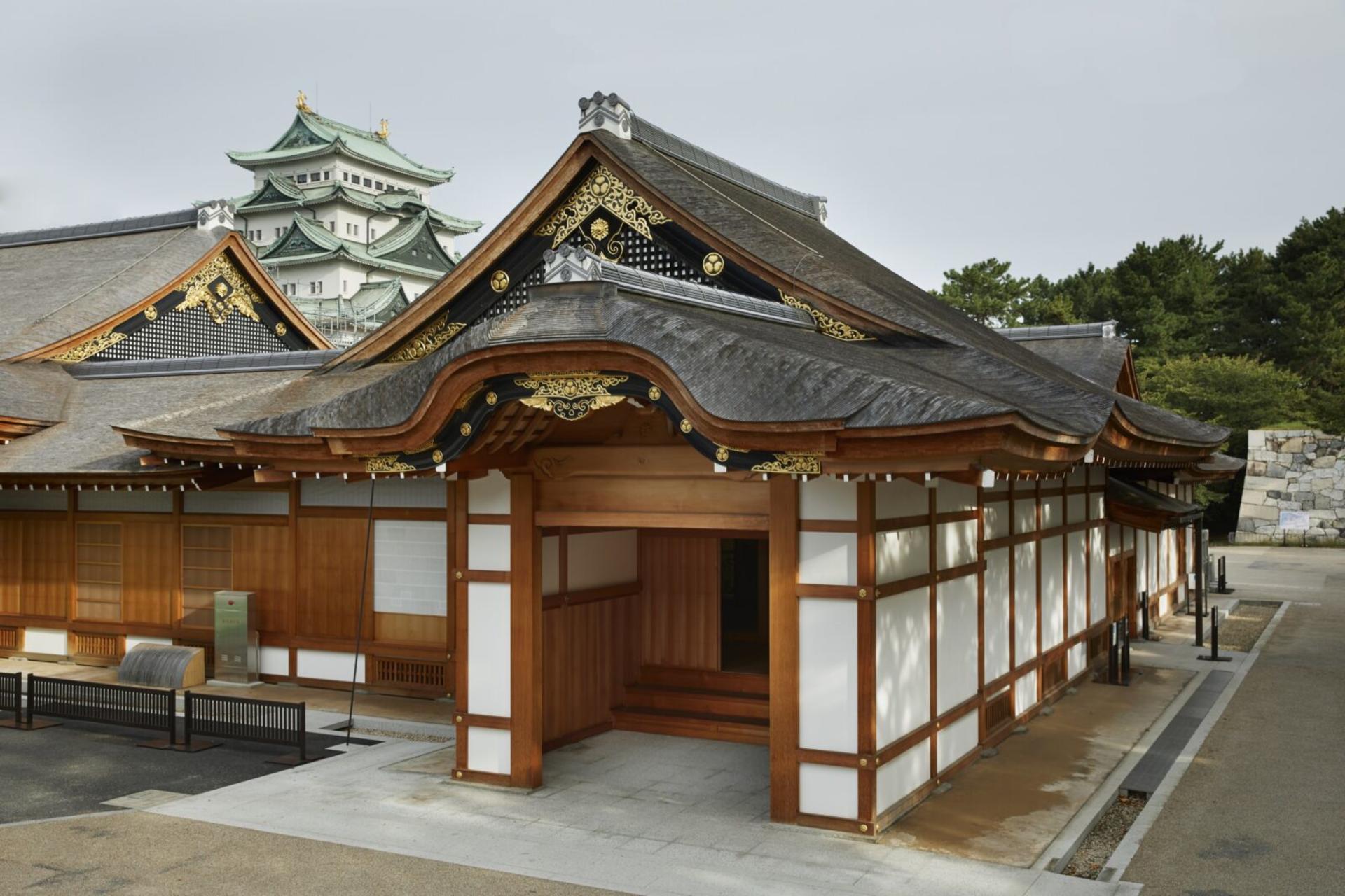 Guided Walk through Nagoya's Castle, Gardens, and Historic Estates - Thumbnail 5