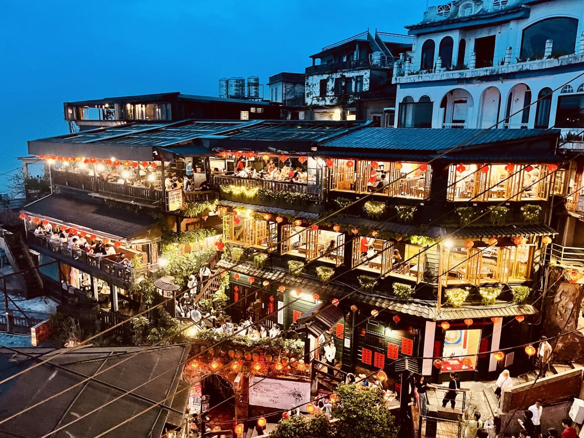 Jiufen Half-Day Tour: Golden Waterfall, Bo Shi Mountain, Shuinandong Yin Yang Sea, Jiufen Night View (Taipei Departure/Afternoon Start) - Image 1