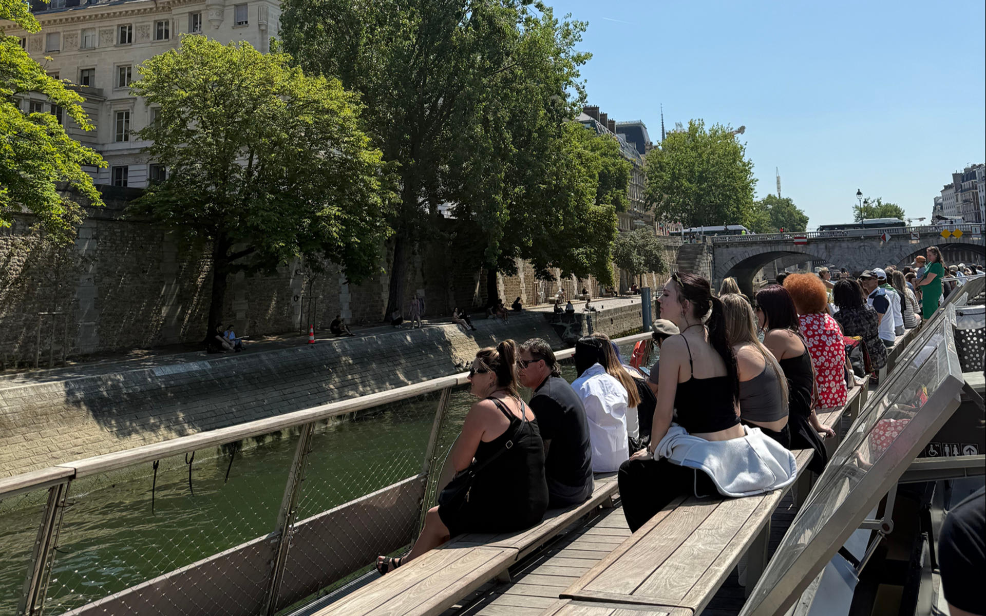 Eiffel Tower Guided Tour with Seine River Cruise - Thumbnail 7