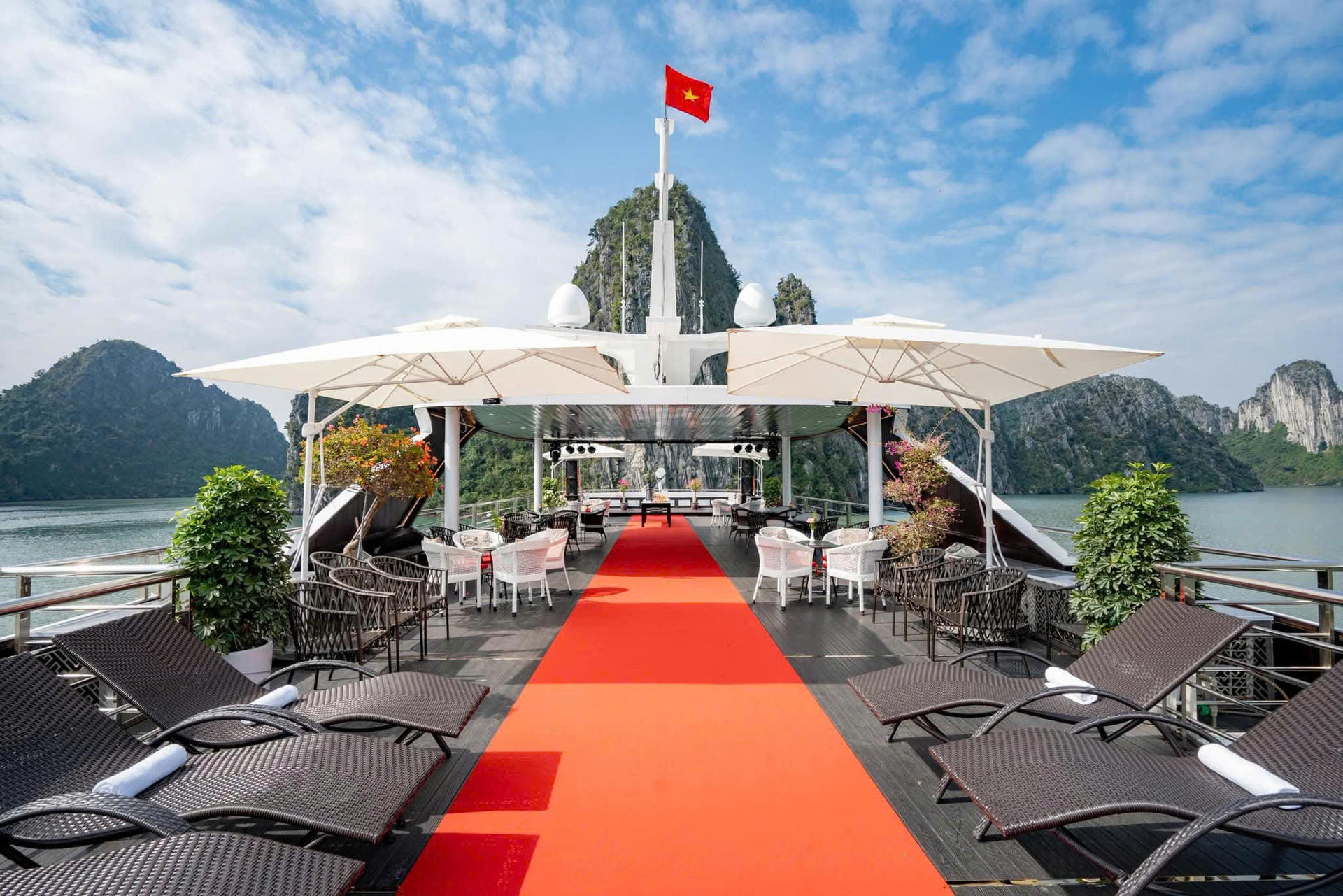 Harmony Luxury Cruise: Ha Long Bay,Sung Sot & Ti Top - Thumbnail 9