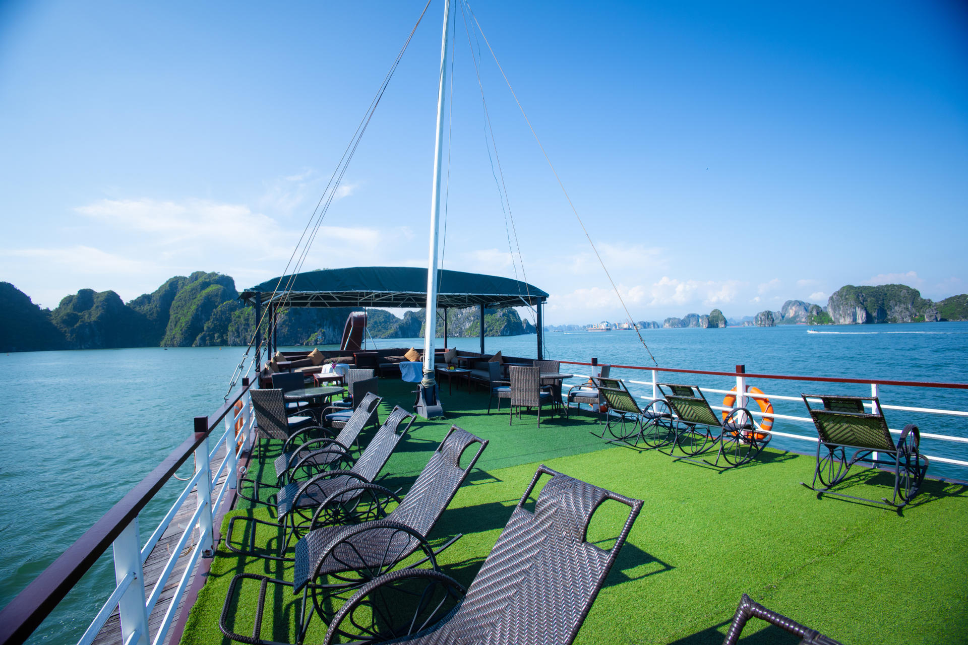 Freedom Cruise 2D1N: Ha Long Bay with Sung Sot & Ti Top - Thumbnail 3
