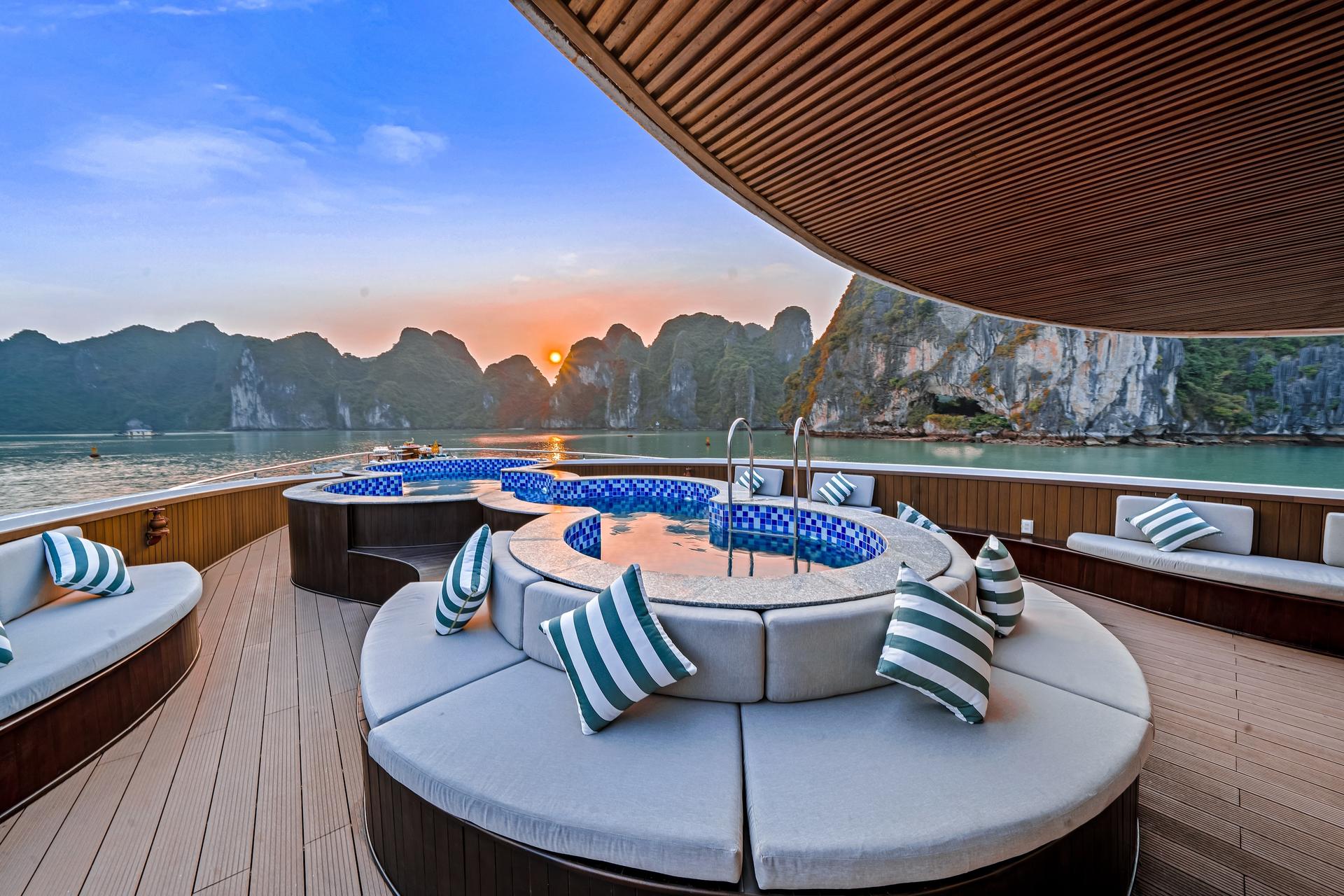 Symphony Day Cruise: Ha Long Bay, Sung Sot, Ti Top - Thumbnail 18