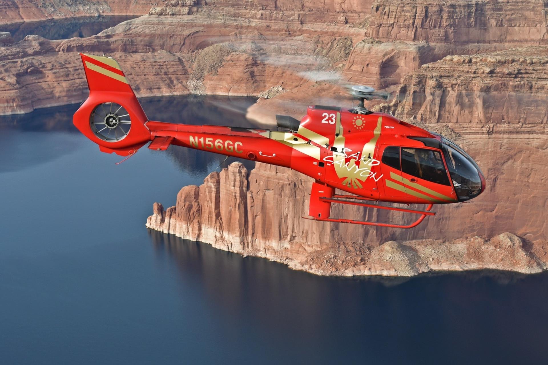 King of Canyons Helicopter Tour (with Landing) from Las Vegas - Thumbnail 7