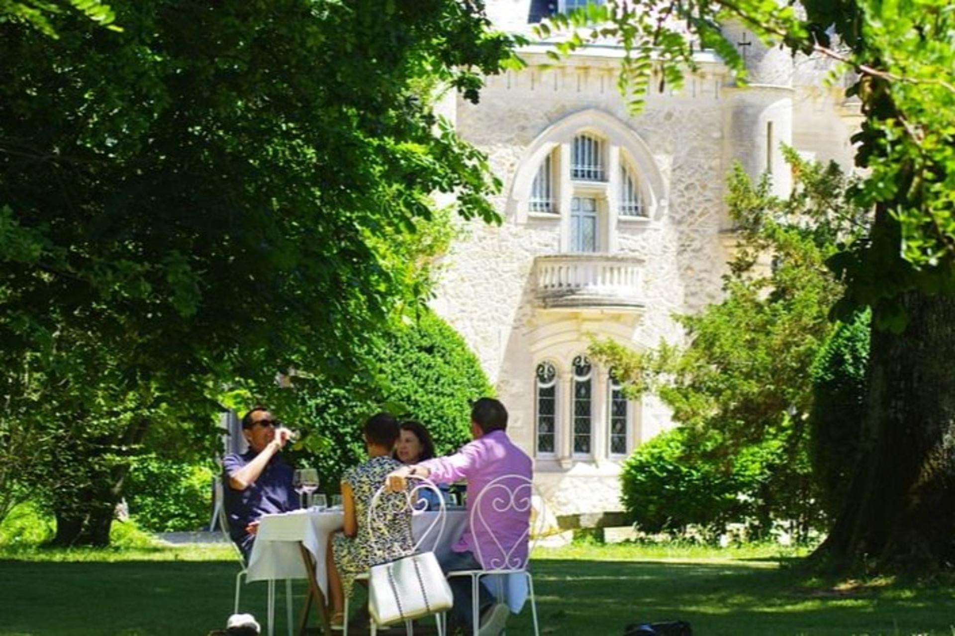 Saint Emilion Village and Wineries Tour with lunch from Bordeaux - Thumbnail 2