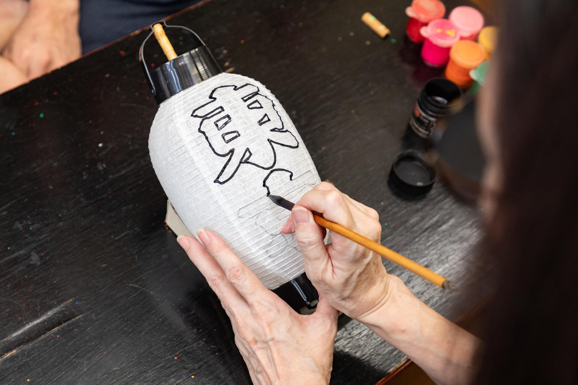 Edo Hand-Painted Lantern Making Experience: Experience traditional techniques from a 112-year-old company - Thumbnail 4