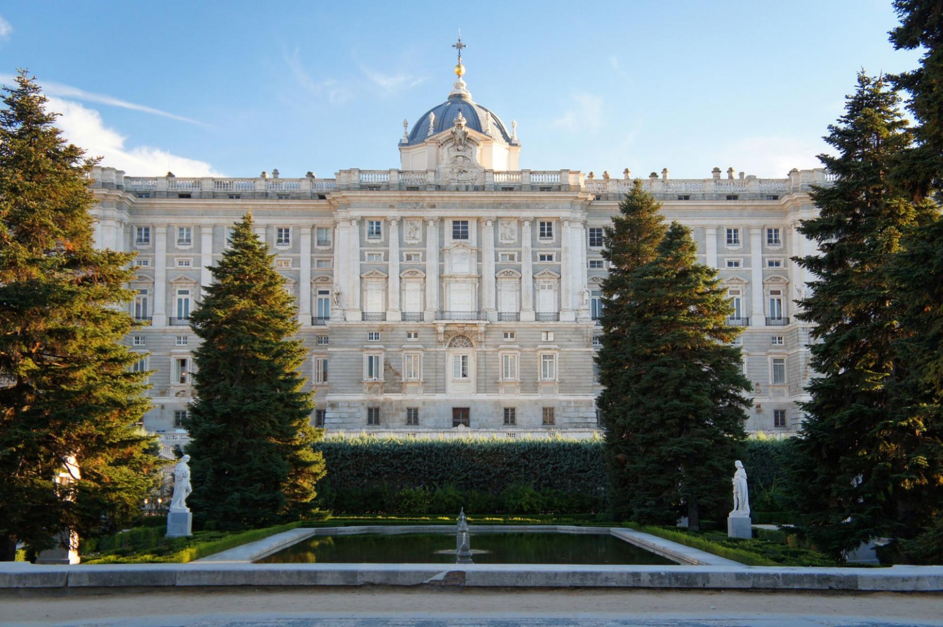 Royal Palace of Madrid Guided Tour - Thumbnail 4