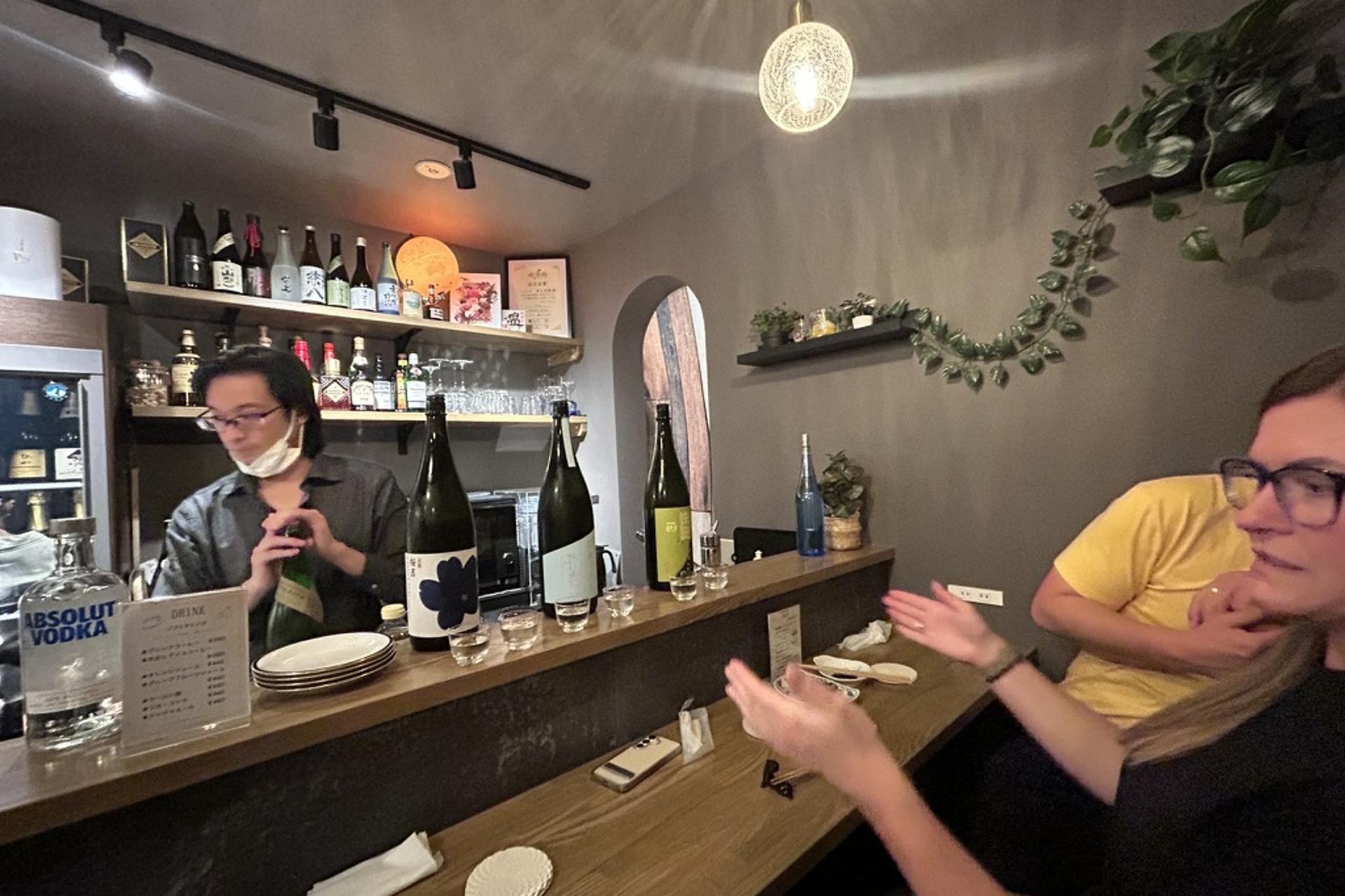 Shibuya Izakaya & Bar Hopping Experience in Tokyo with Local Guide - Thumbnail 3