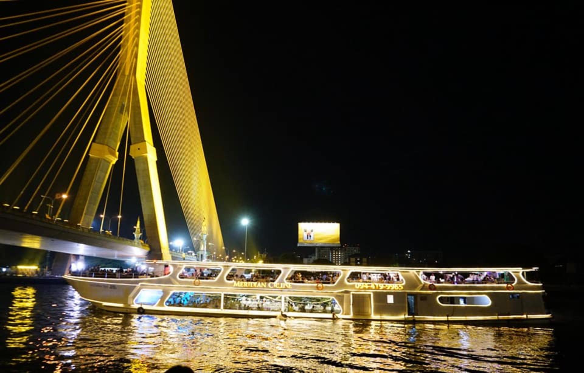 Meridian Dinner Cruise in Bangkok - Thumbnail 10