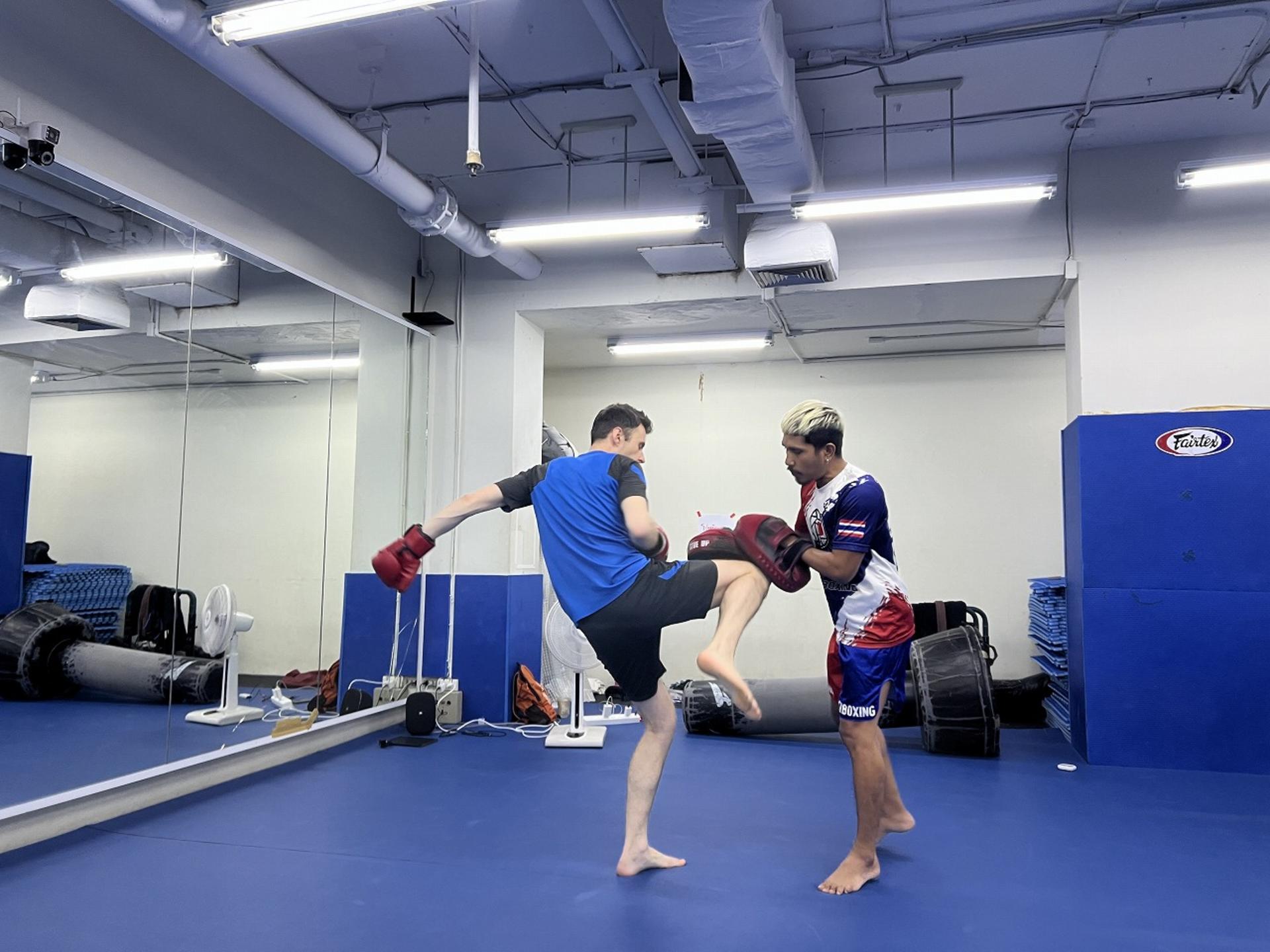 Bangkok Muay Thai Experience with Live Match at Rajadamnern Stadium - Thumbnail 4