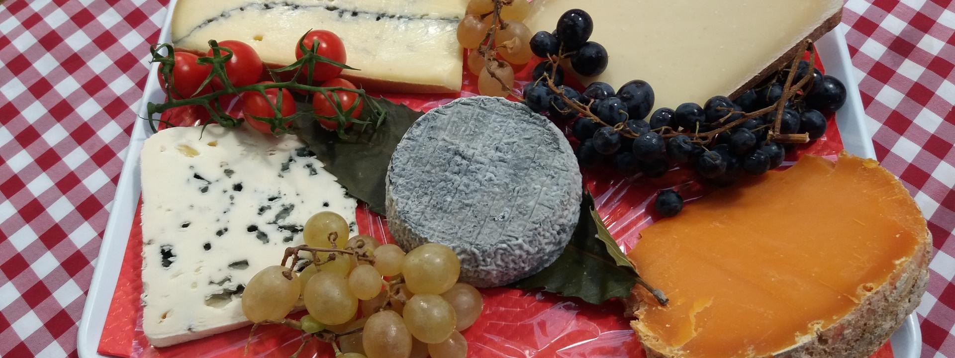 Le Marais Food Tour with Tastings and Wine in Paris - Image 1