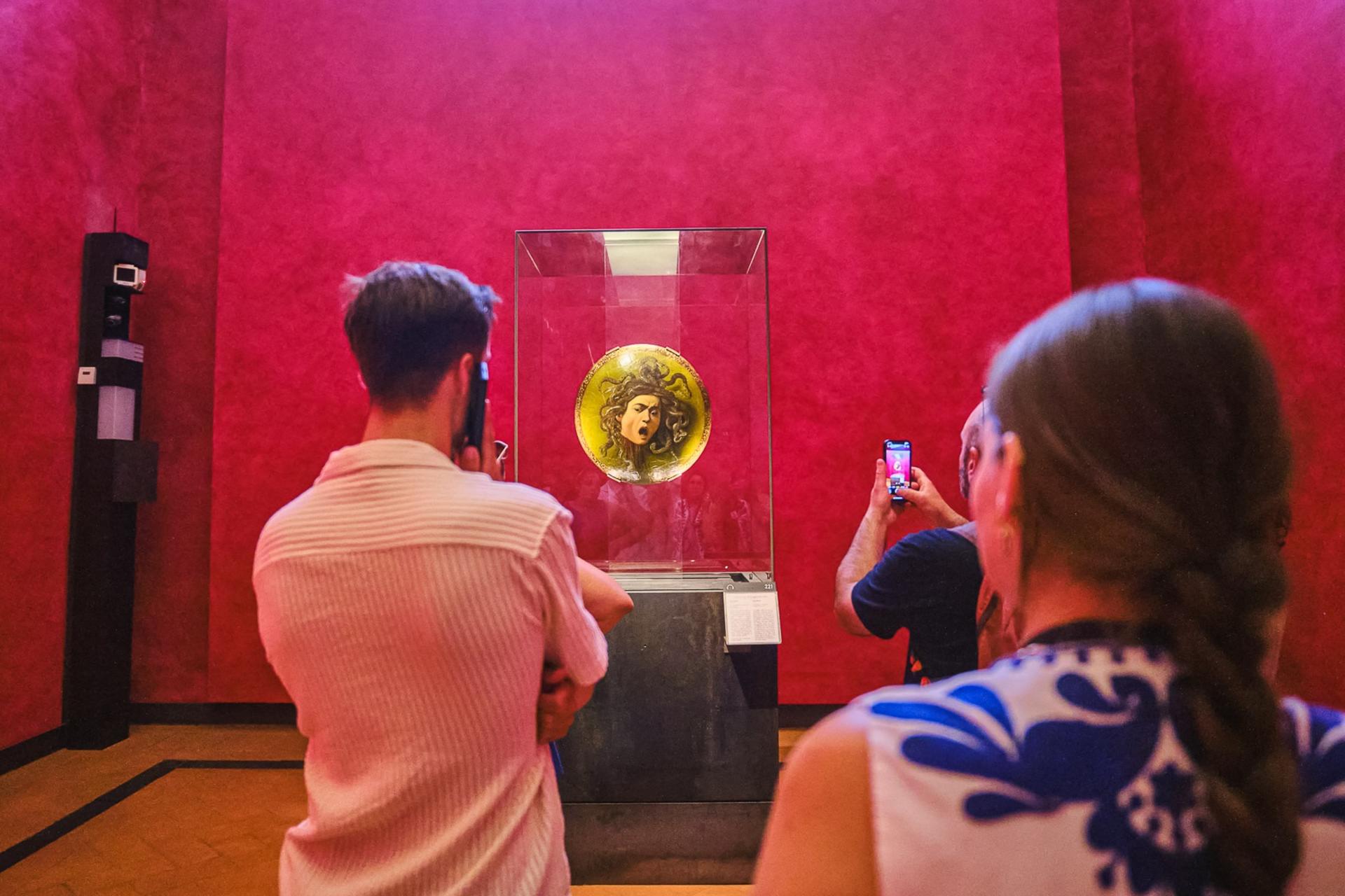 Uffizi Gallery Guided Tour with Fast Track Entry - Thumbnail 2