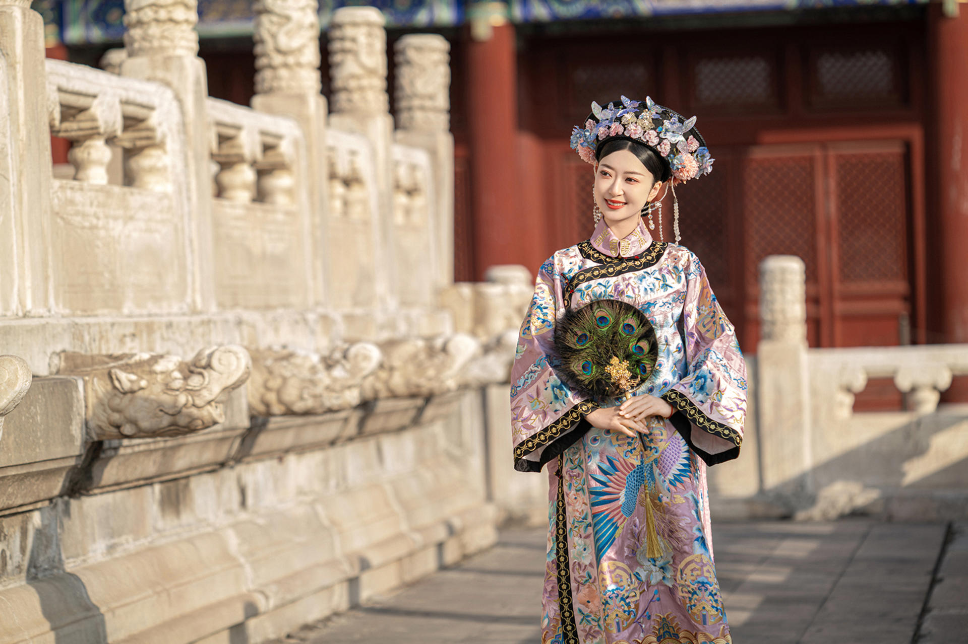 Beijing Beihai Park Ancient Costume Hanfu Travel Photography (Ancient Costume Hanfu + Makeup & Accessories/Photography/Multiple Packages Available) - Thumbnail 3