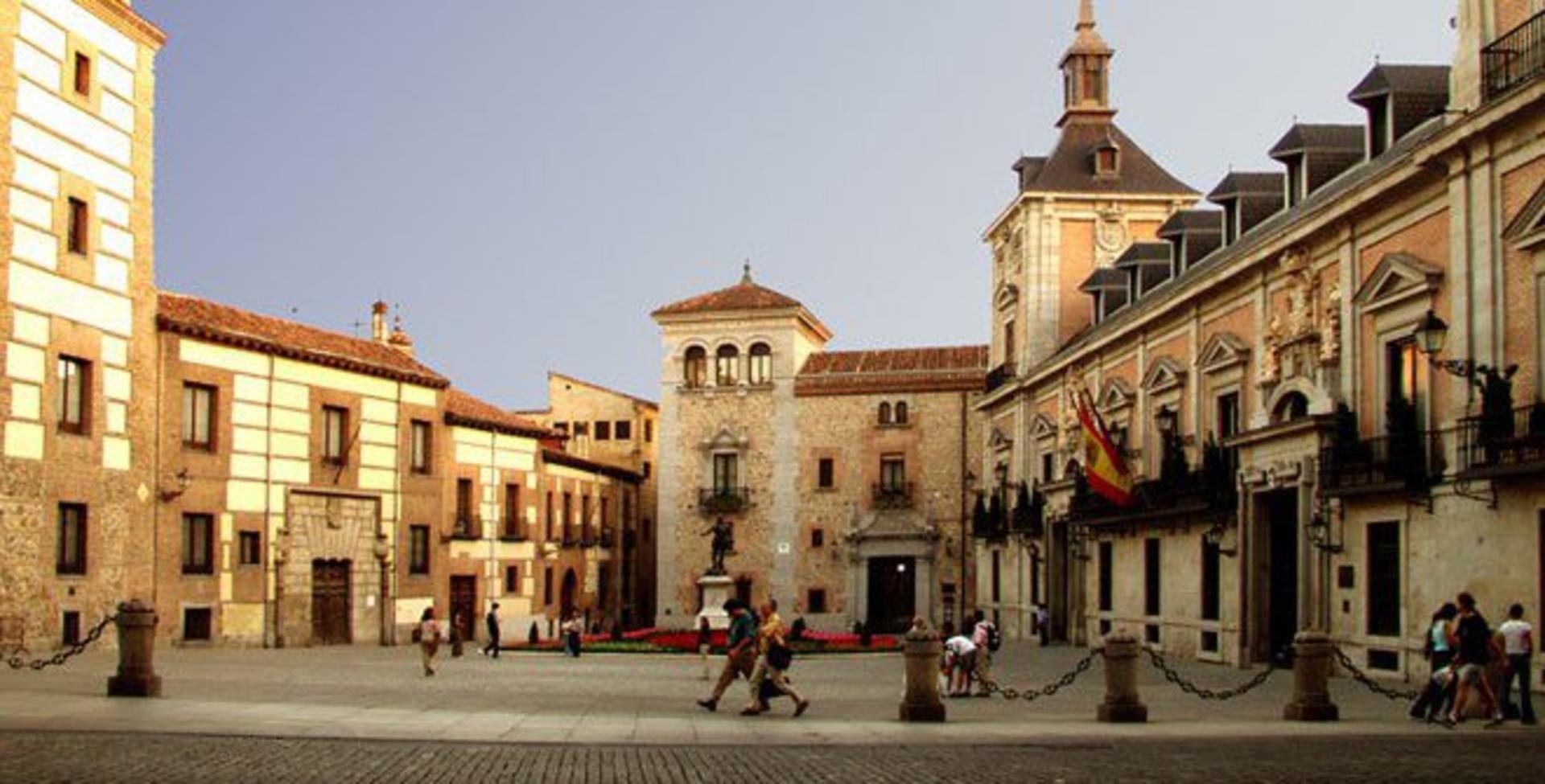 Madrid Evening Tour with Flamenco Show and Optional Tapas - Thumbnail 2
