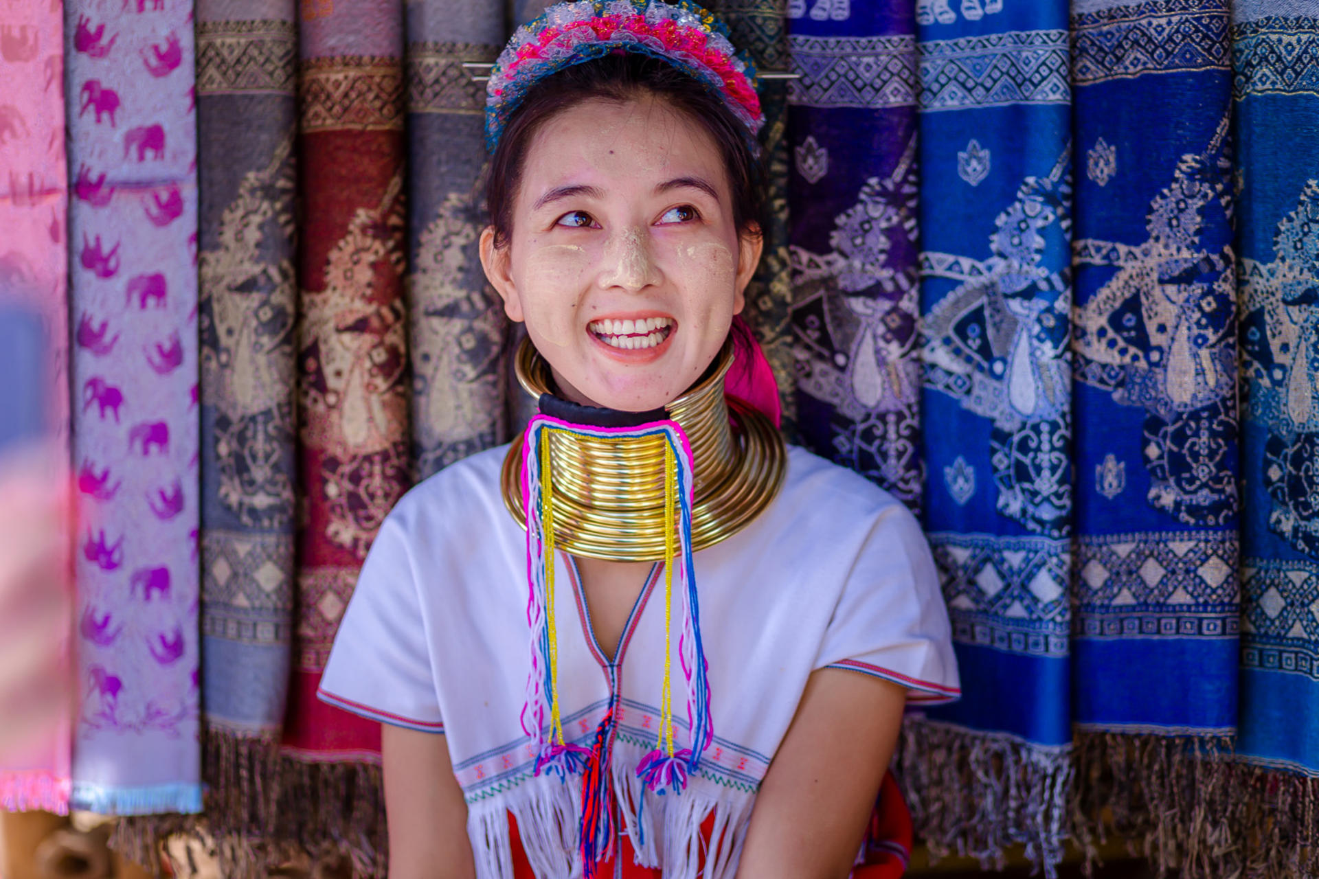 Discover Chiang Rai Temples, Golden Triangle, and Laos Boat Trip  - Thumbnail 21
