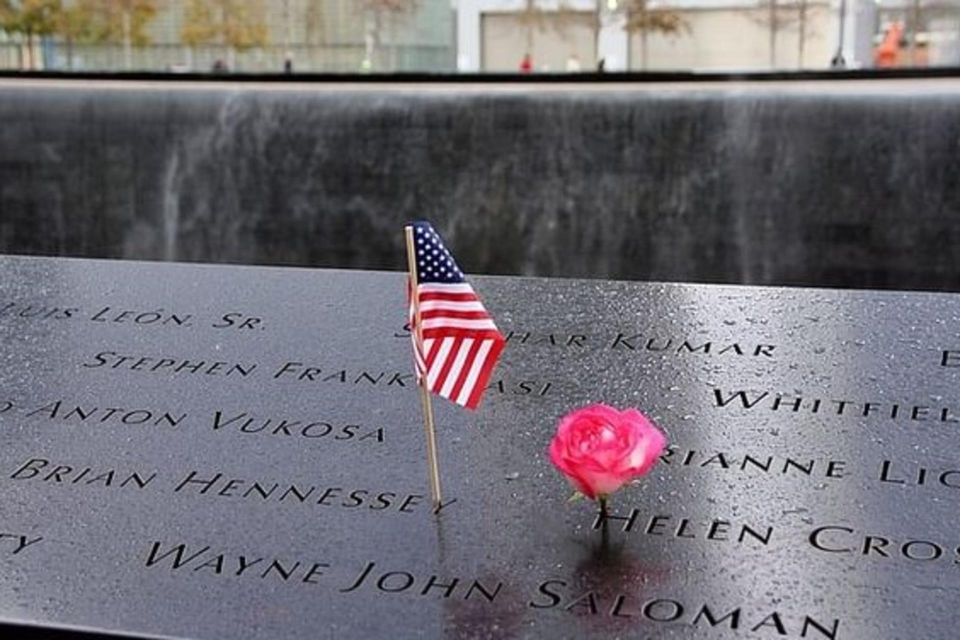 9/11 Memorial and Ground Zero Tour with Optional 9/11 Museum Ticket - Thumbnail 4