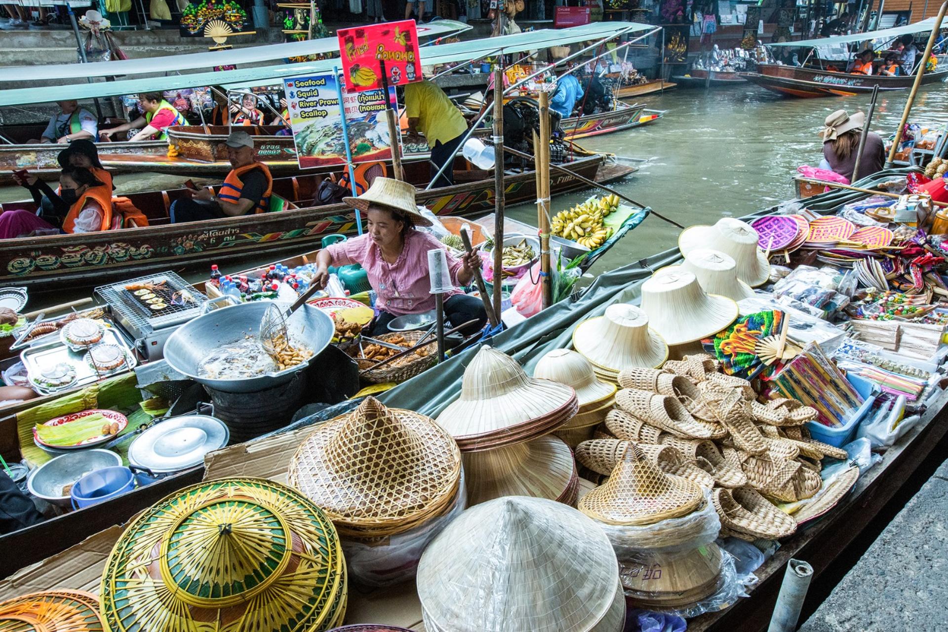 Private DamnoenSaduak Floating Market,Chatuchak Market DayTour by AK - Thumbnail 3
