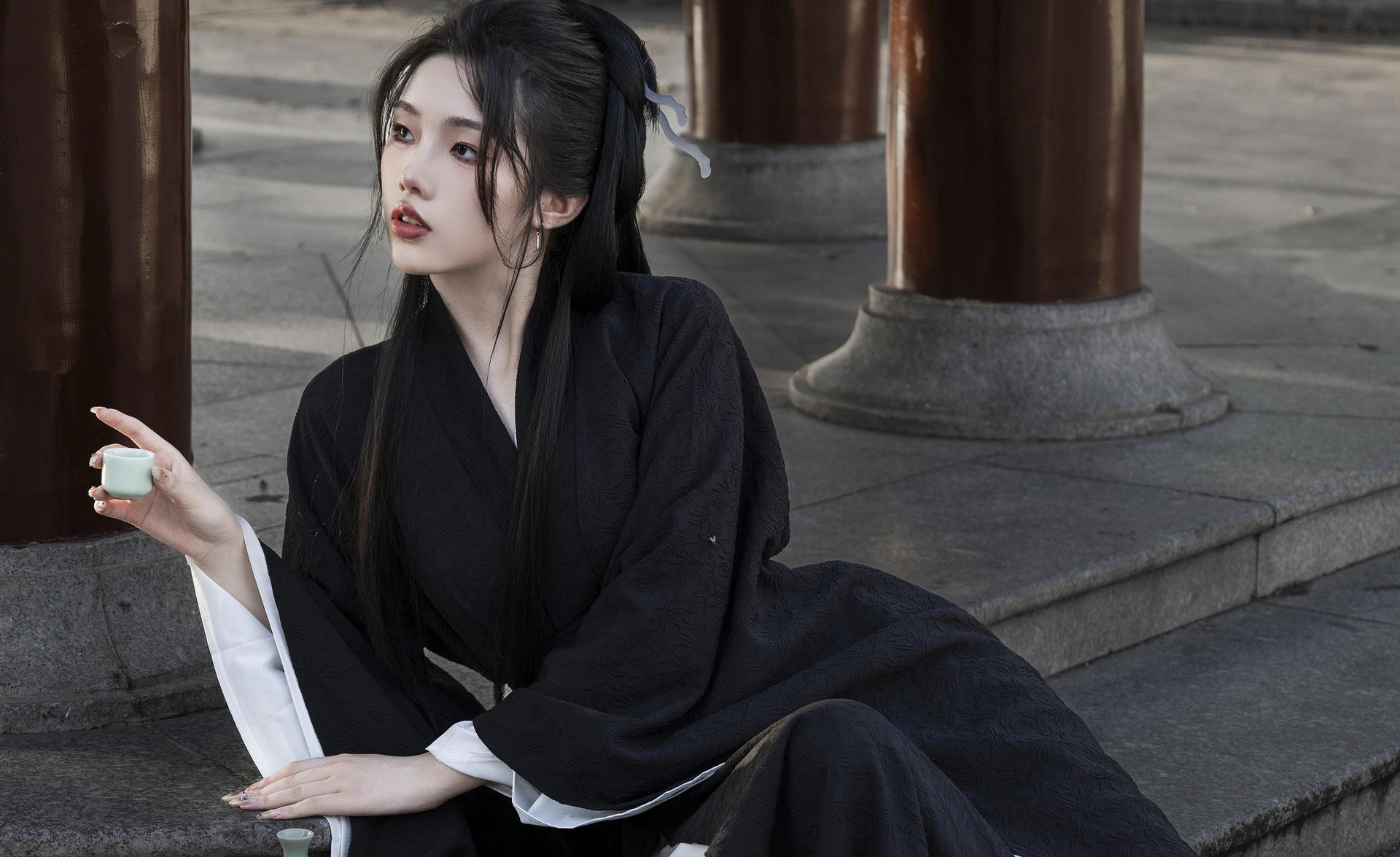 Shanghai Yu Garden Traditional Chinese Costume Hanfu Qipao Experience (Hanfu Rental/Makeup/Photography) - Thumbnail 3