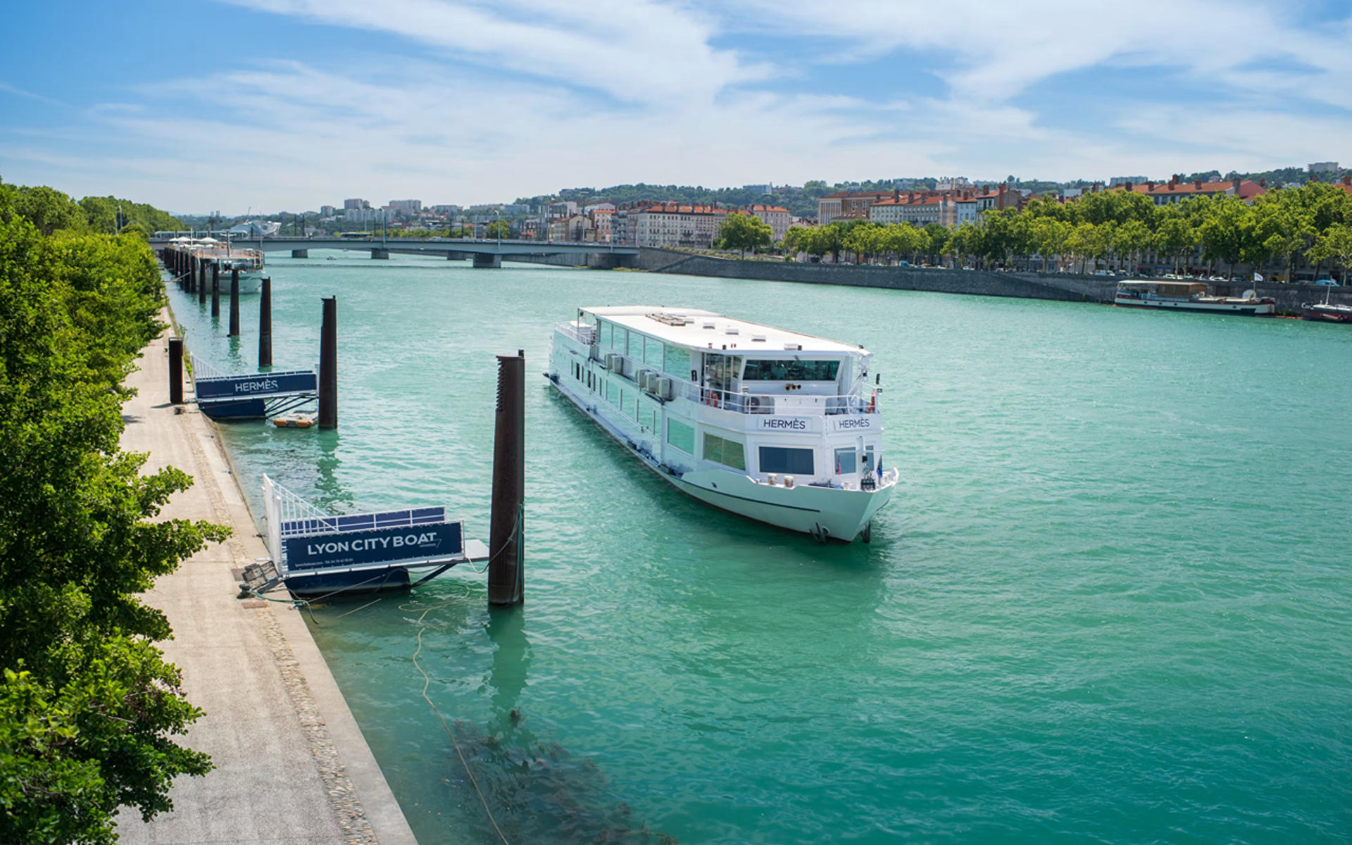 Lunch Cruise Experience on the Saone in Lyon - Thumbnail 5