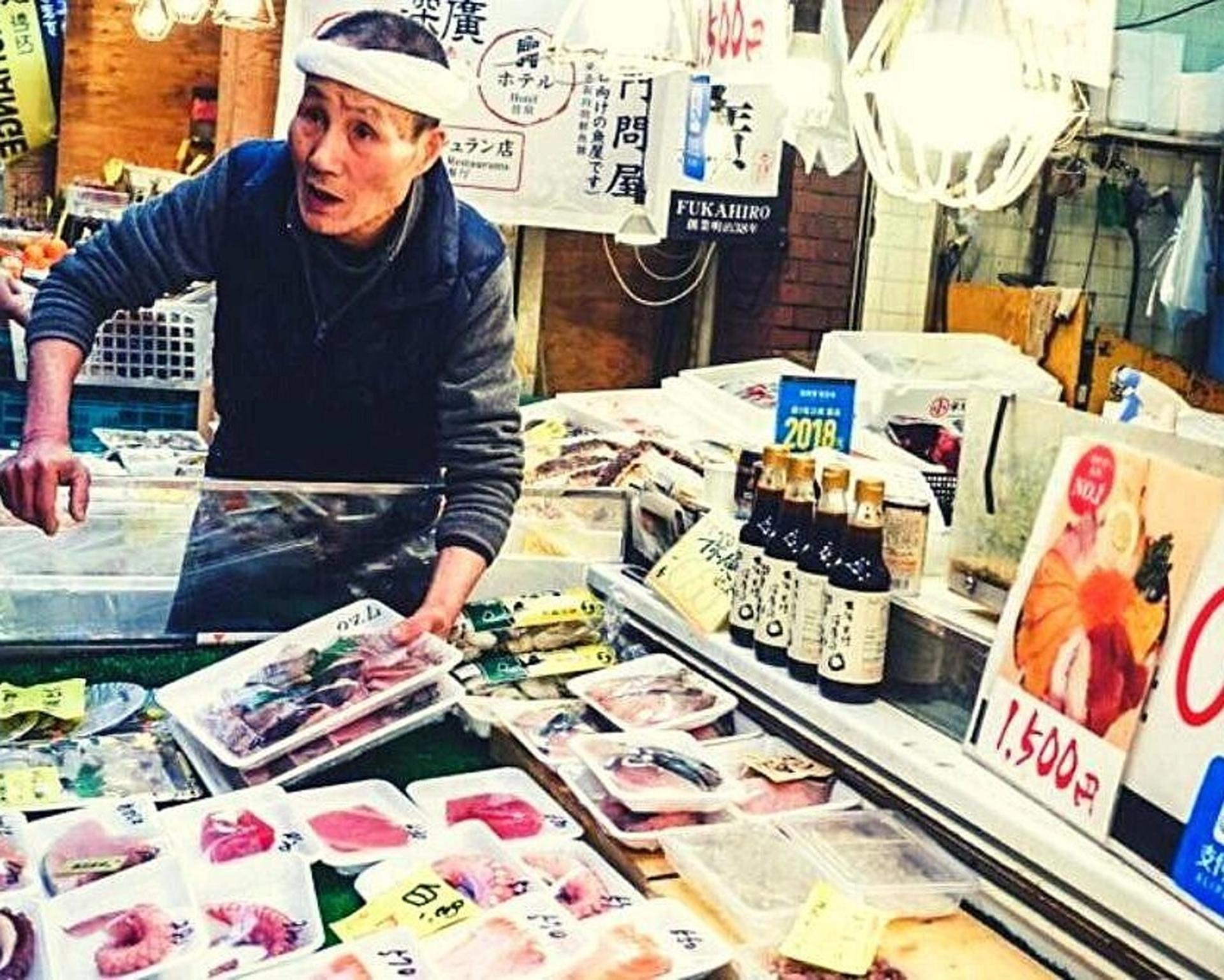 Kuromon Market Half-Day Food Experience - Thumbnail 5