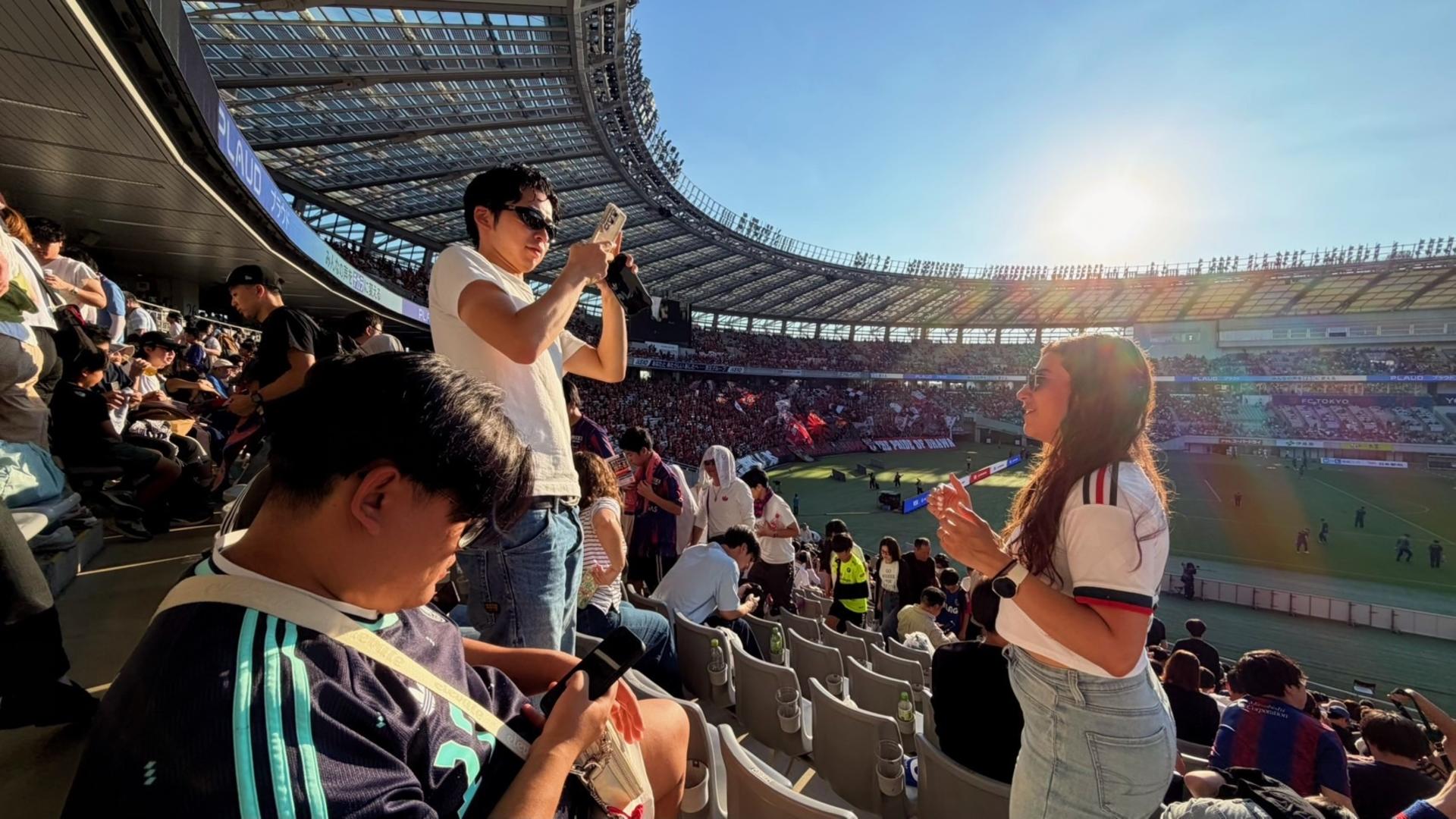 Tokyo: Soccer/Football Match with a Local Fan (with TICKET) - Thumbnail 7