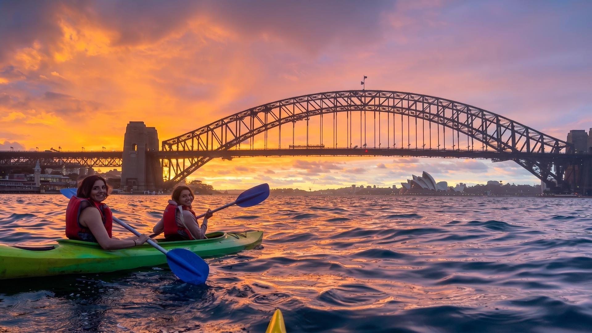 Sydney Sunrise Small-Group Kayak Tour: Harbour Bridge, Opera House - Thumbnail 15
