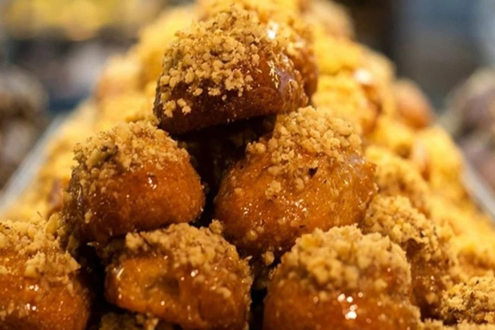 Private food tasting tour in Athens - Thumbnail 3