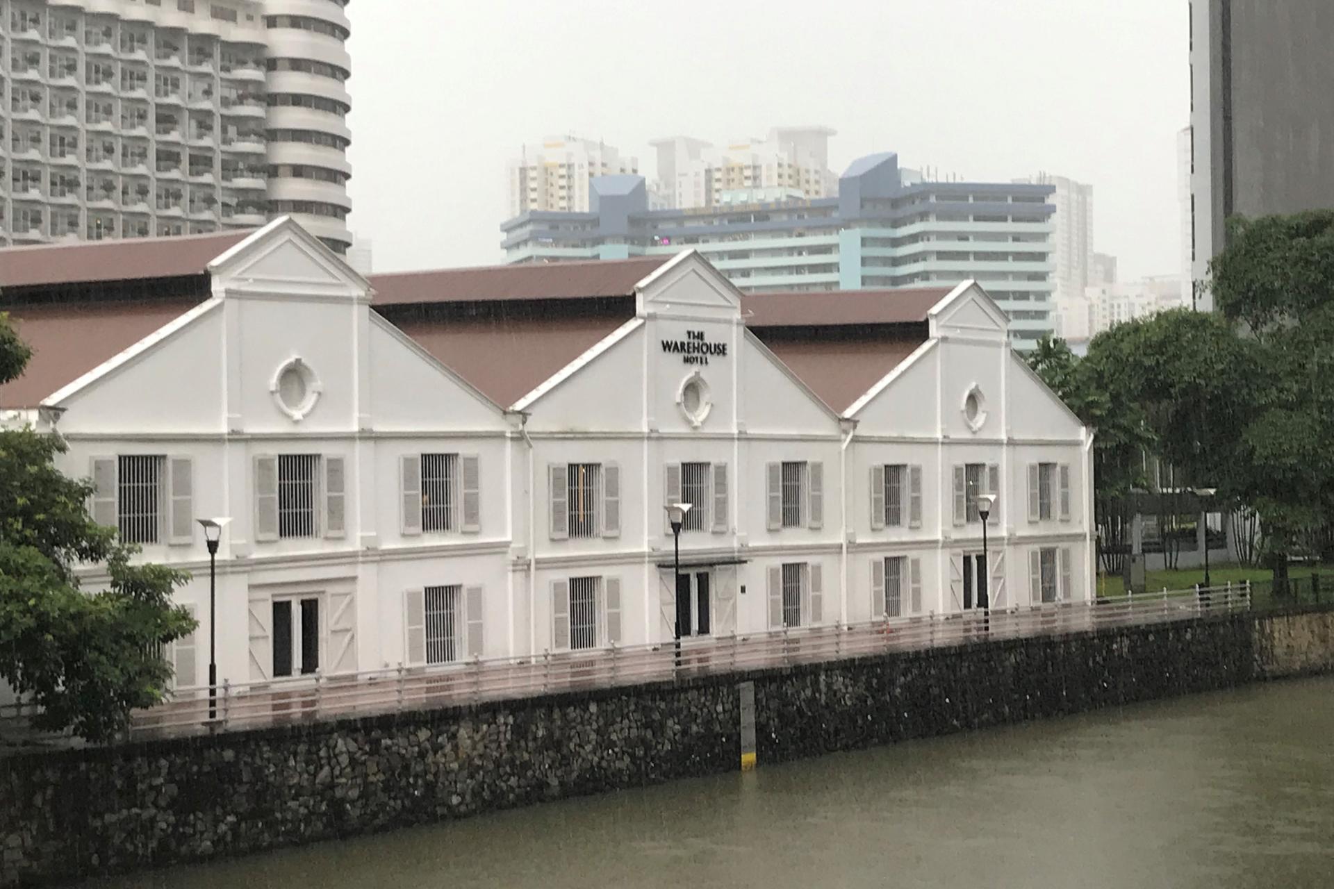 The Black and White Curse of Malaya - Thumbnail 5