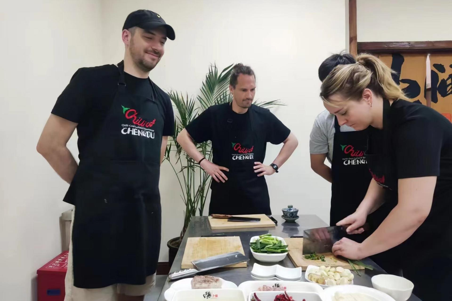 Chengdu Spice Market & Sichuan Cuisine Cooking Experience - Thumbnail 7
