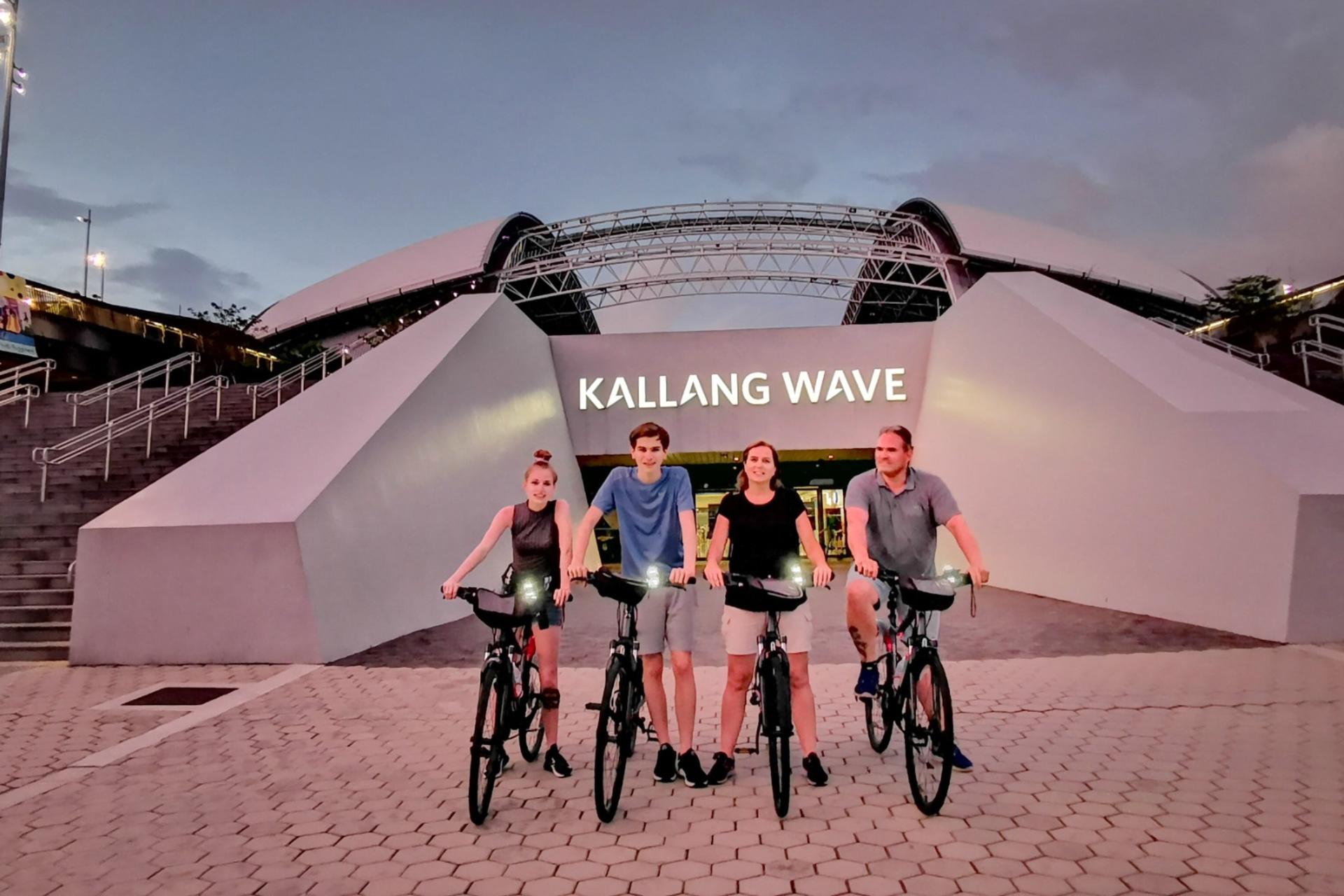 Singapore Marina Bay Evening Bike Tour - Thumbnail 4