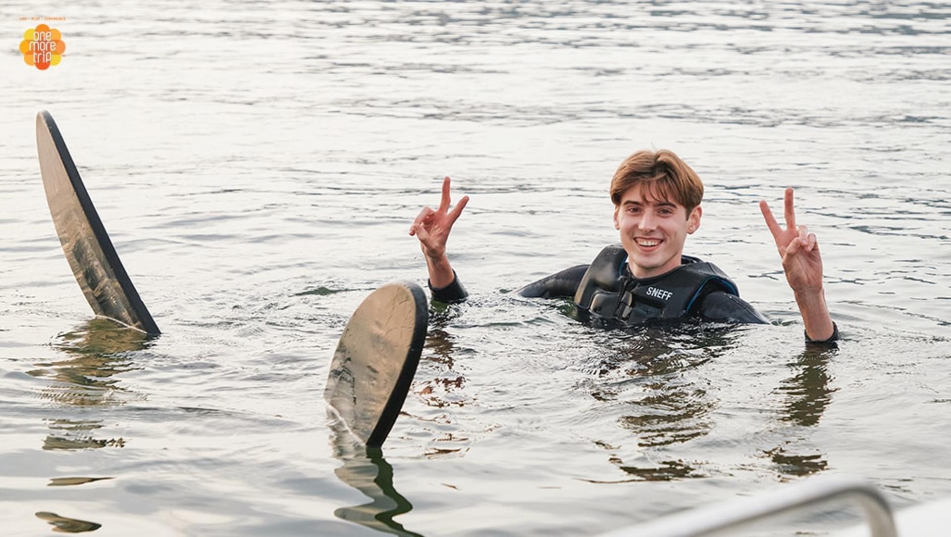 Waterskiing on the Han River in Seoul - Thumbnail 11