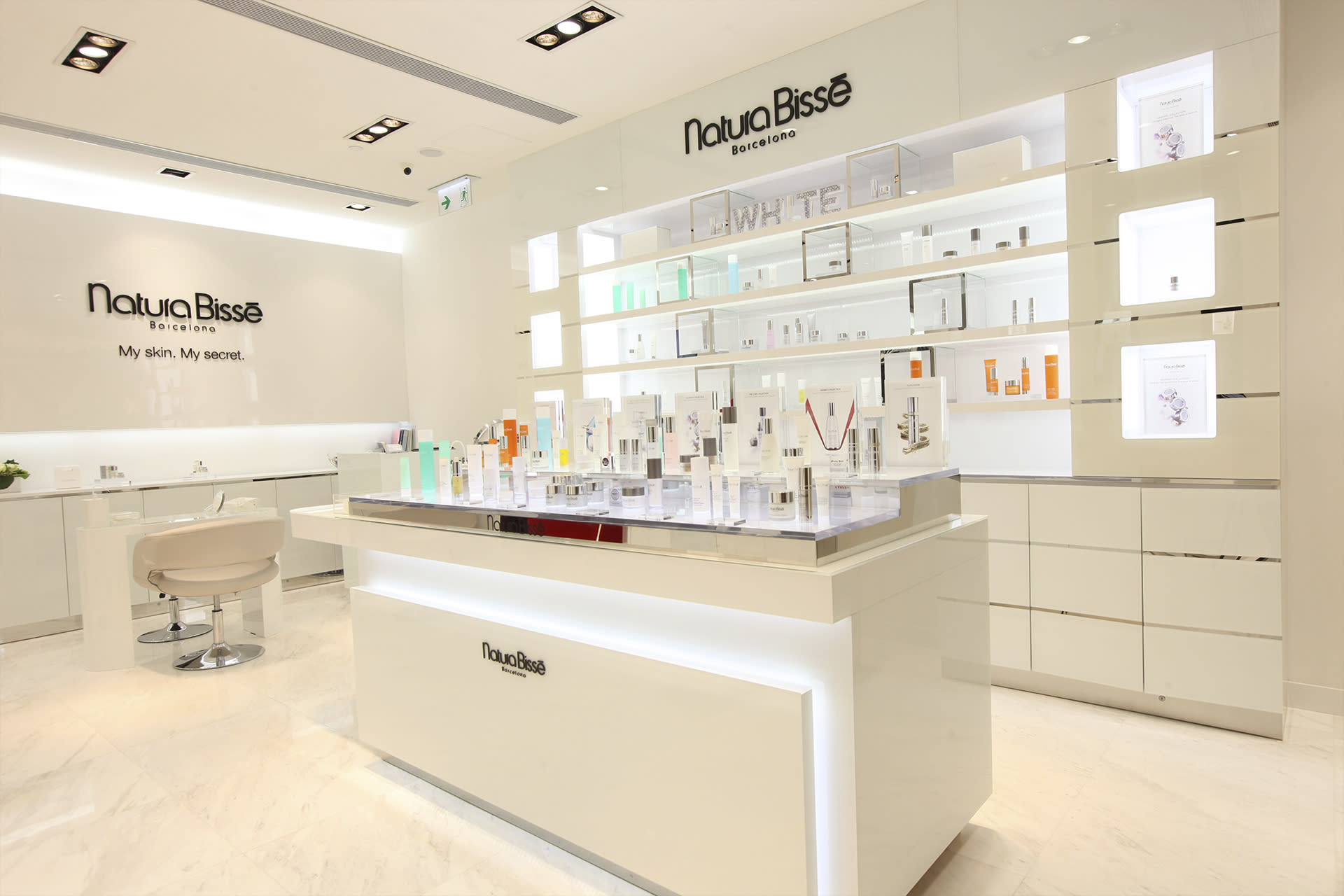 Natura Bissé - Rejuvenating Facial Treatment | Fully redeemable for Natura Bissé beauty products | Admiralty - Thumbnail 2