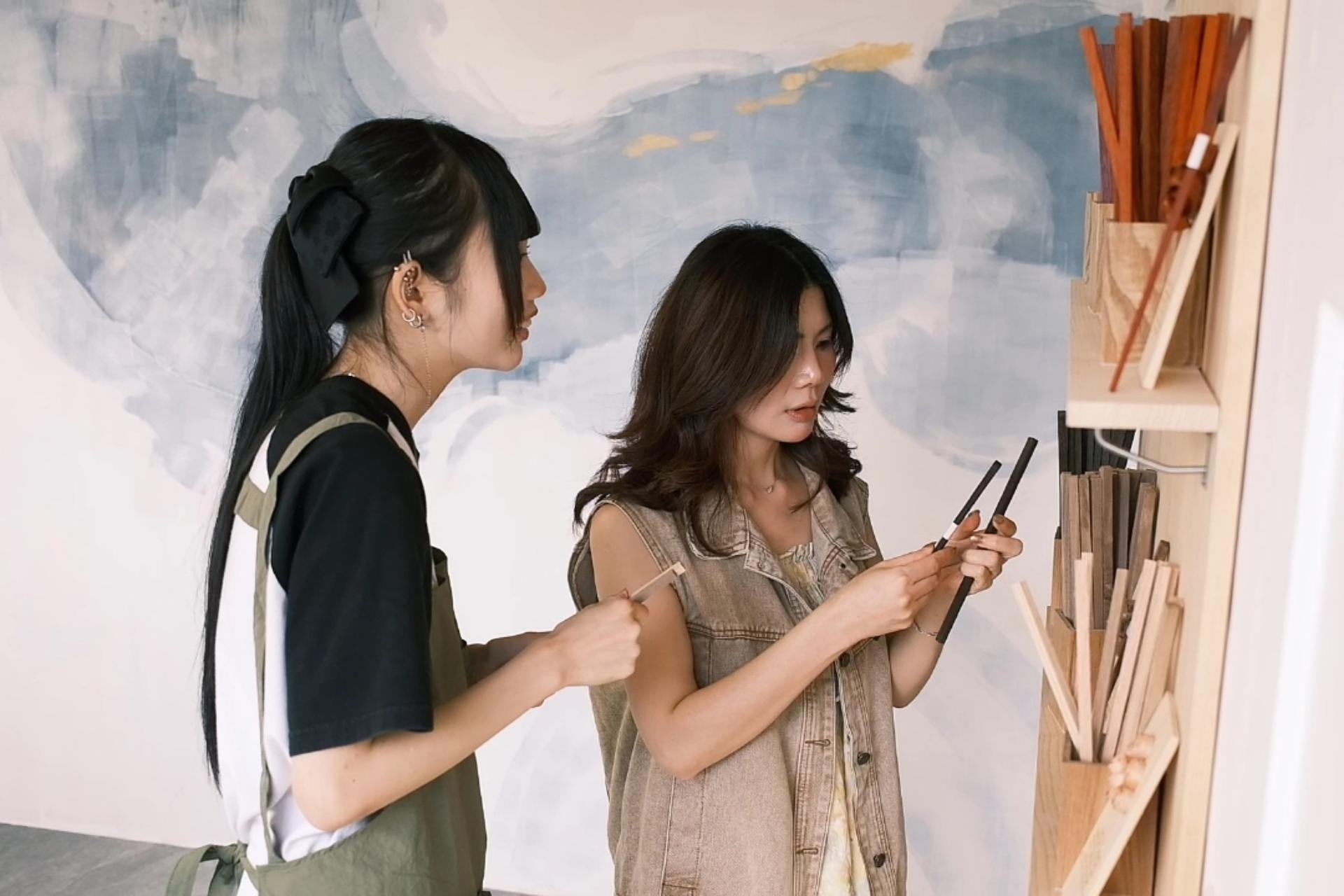 Original Japanese Chopstick Making Experience in Kyoto Gion (CHOPSTICKS LAB MISAKI) - Thumbnail 3
