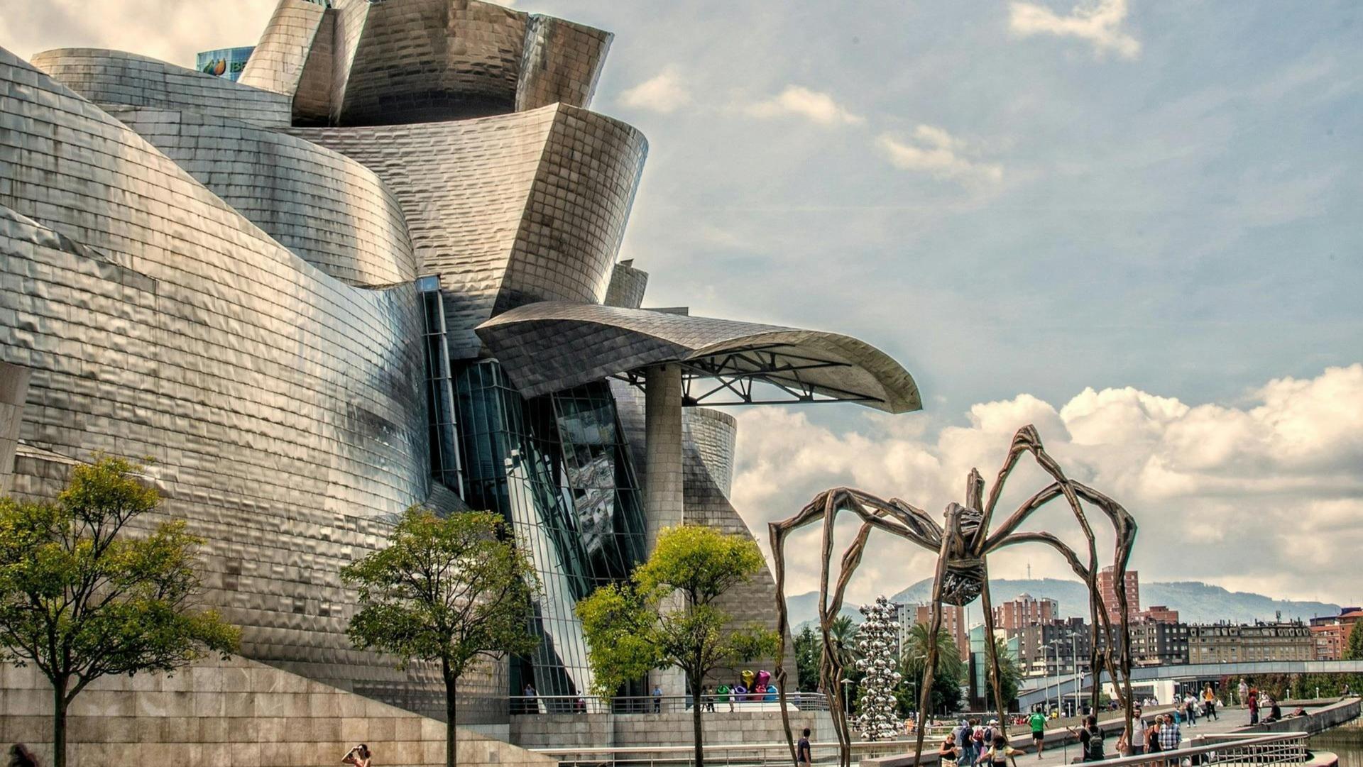 Guggenheim Museum Tour in Bilbao - Thumbnail 4