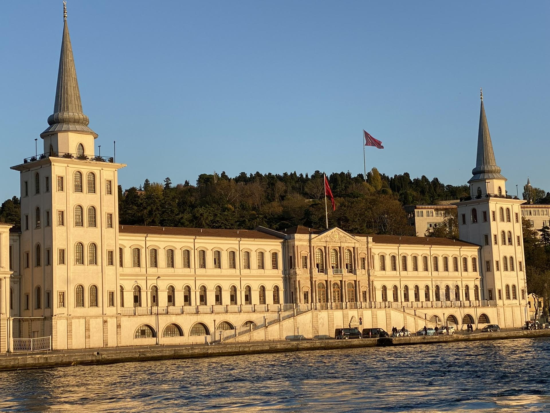 Bosphorus and Golden Horn Sunset Tour in Istanbul - Thumbnail 4
