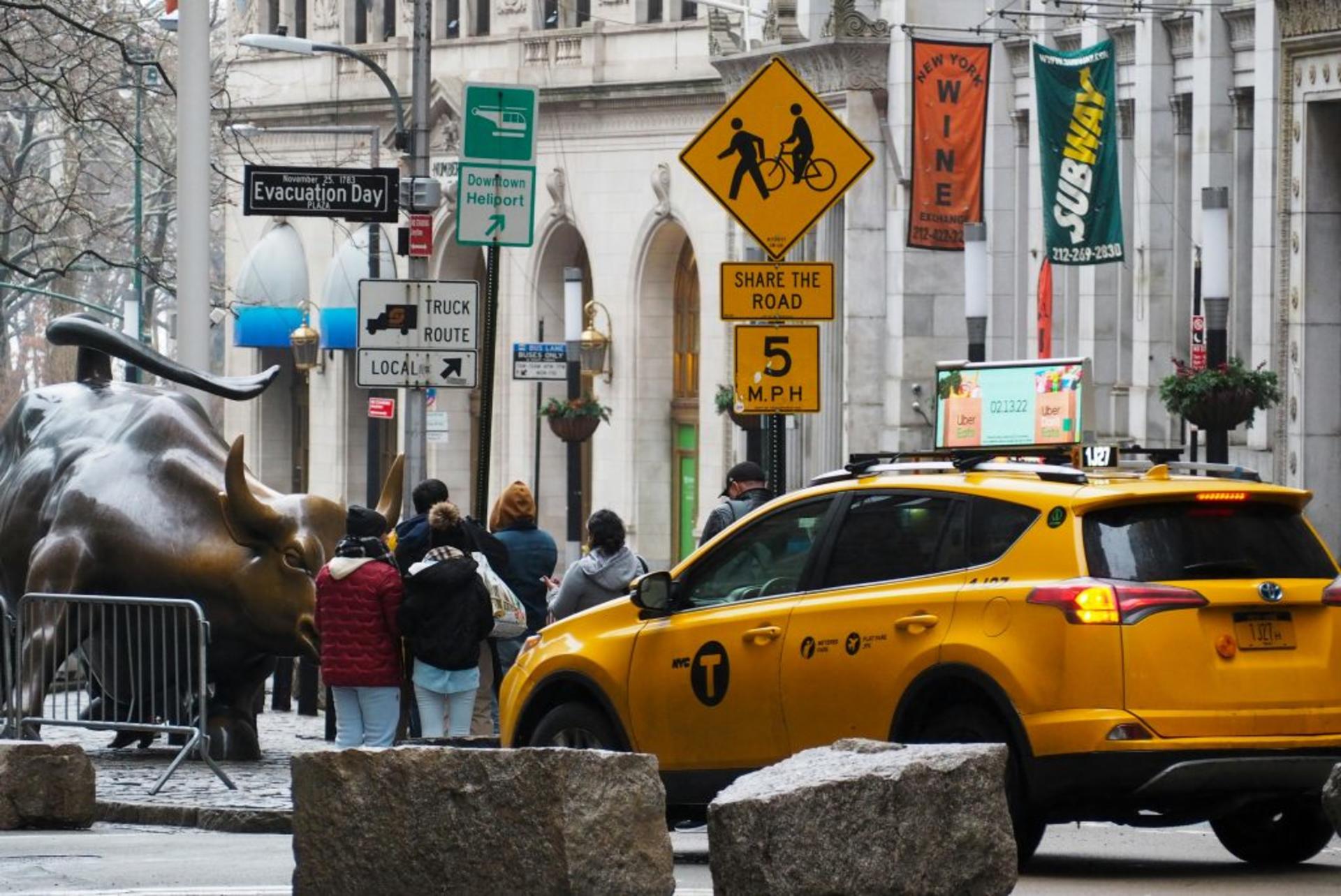New York Wall St and Midtown Half-Day Walking Tour - Thumbnail 4