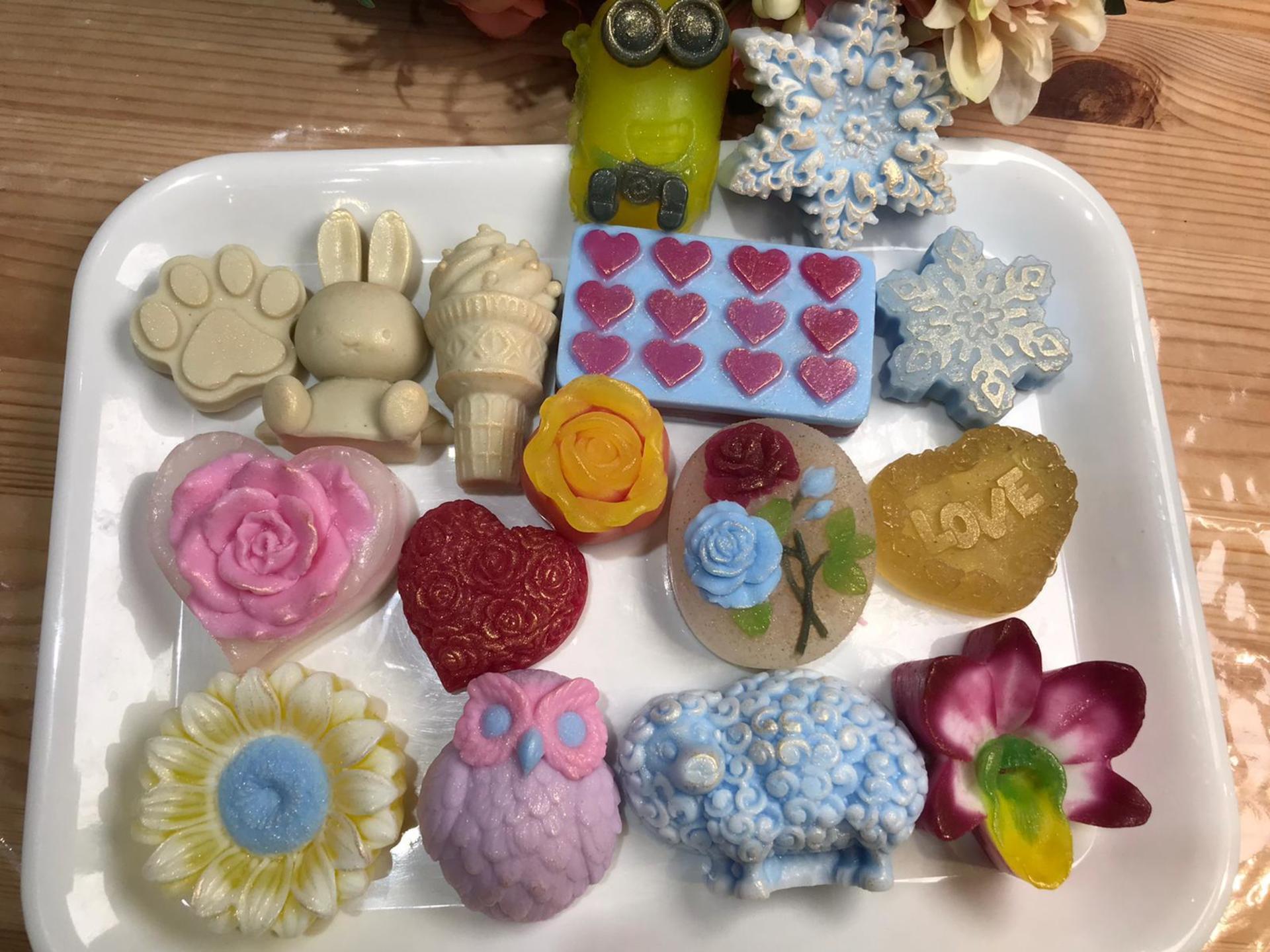 Soap Making Melt and Pour Workshop, Cold Process Workshop - Thumbnail 3