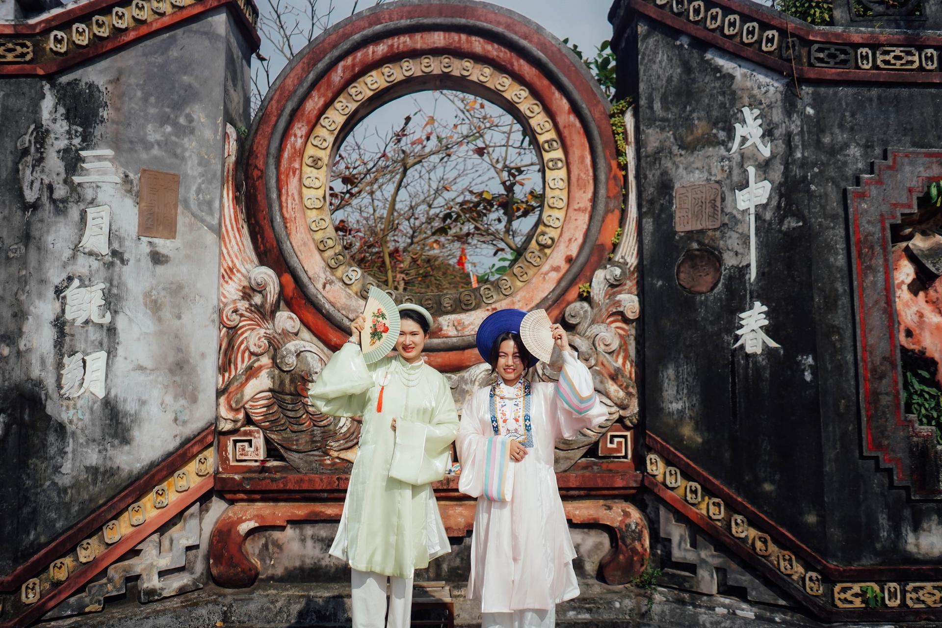 Vietnamese Traditional Ao Dai Rental & Photoshoot Tour in Hoi An - Thumbnail 7