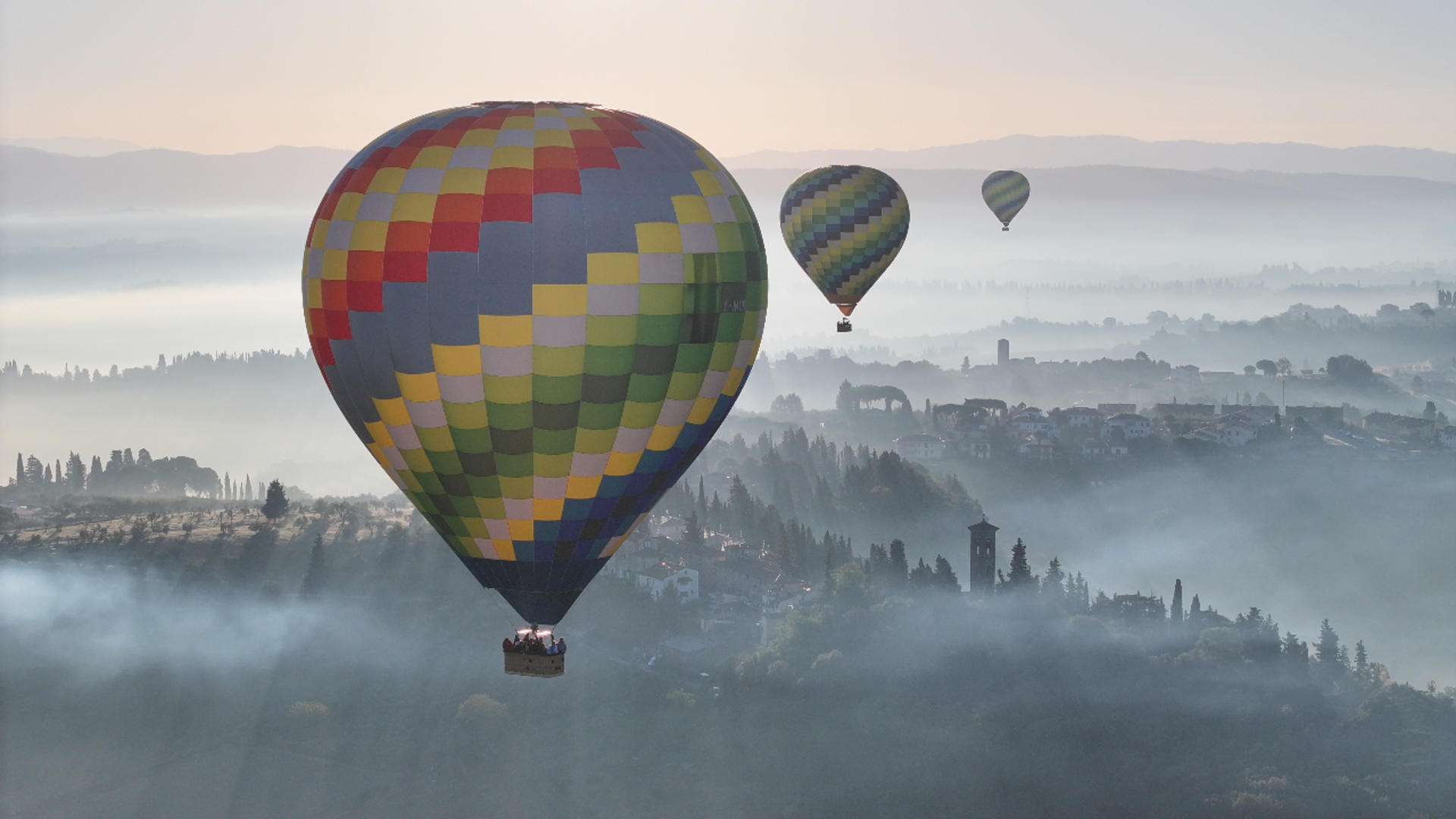 Hot air balloon experience with breakfast from Siena - Thumbnail 2