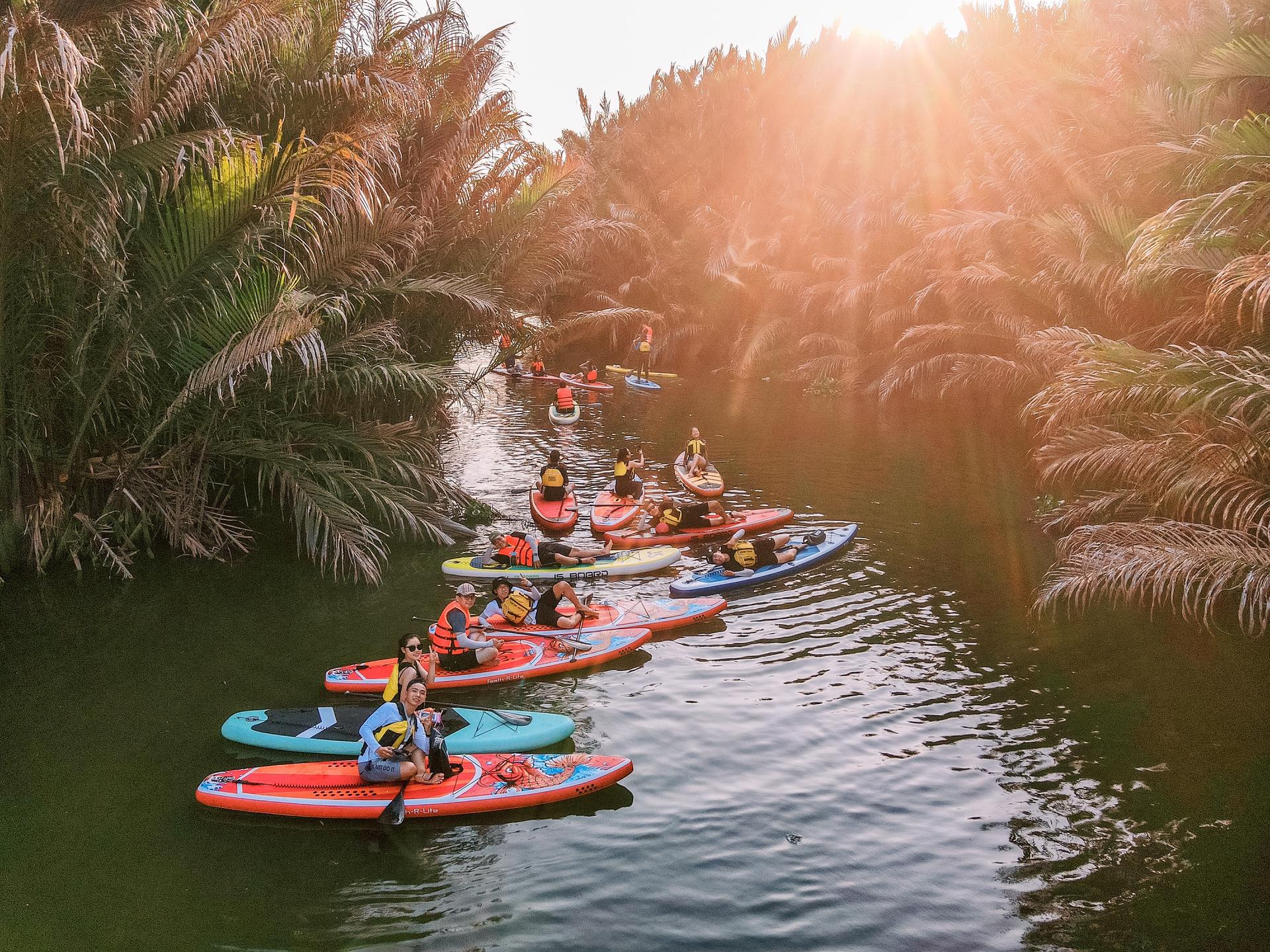 Stand Up PaddStand Up Paddle Board (SUP) Experience on Sai Gon River - Thumbnail 2