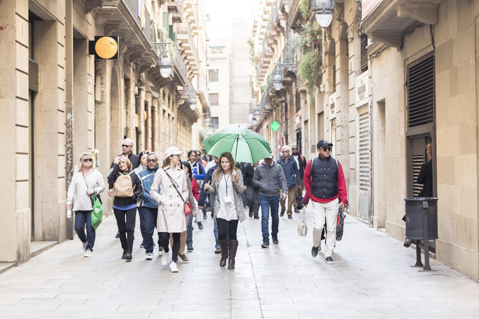 Barcelona Bus Tour with Optional Cathedral Ticket - Image 1