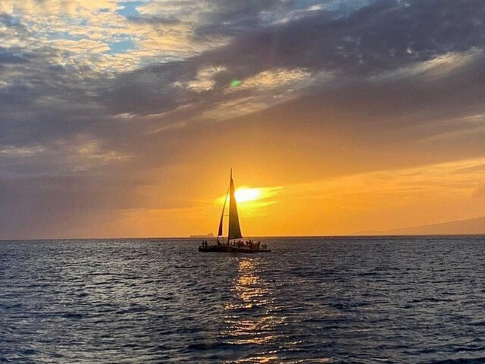 Sunset Cocktail Cruise from Port Waikiki, Oahu - Thumbnail 7