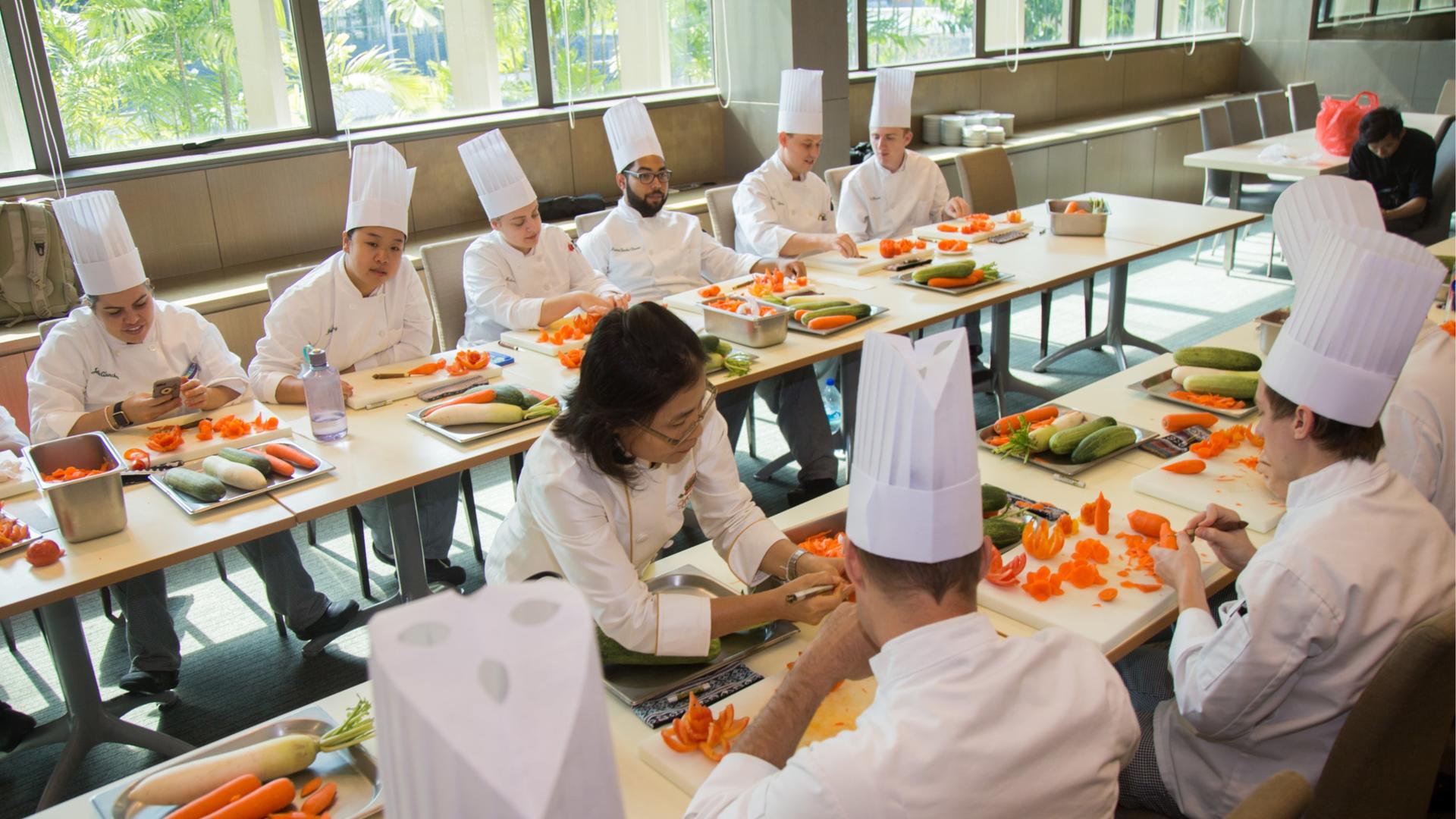 Traditional Thai Fruit and Vegetable Carving Class - Thumbnail 6