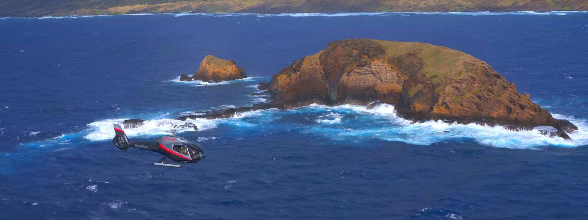 Molokai Voyage Helicopter Tour in Maui
