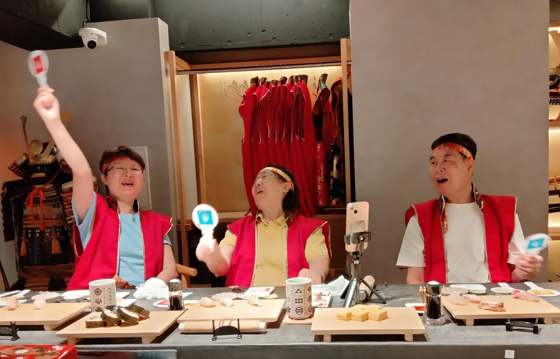 Luxury Samurai Sushi Dining Show in Asakusa Tokyo - Thumbnail 18