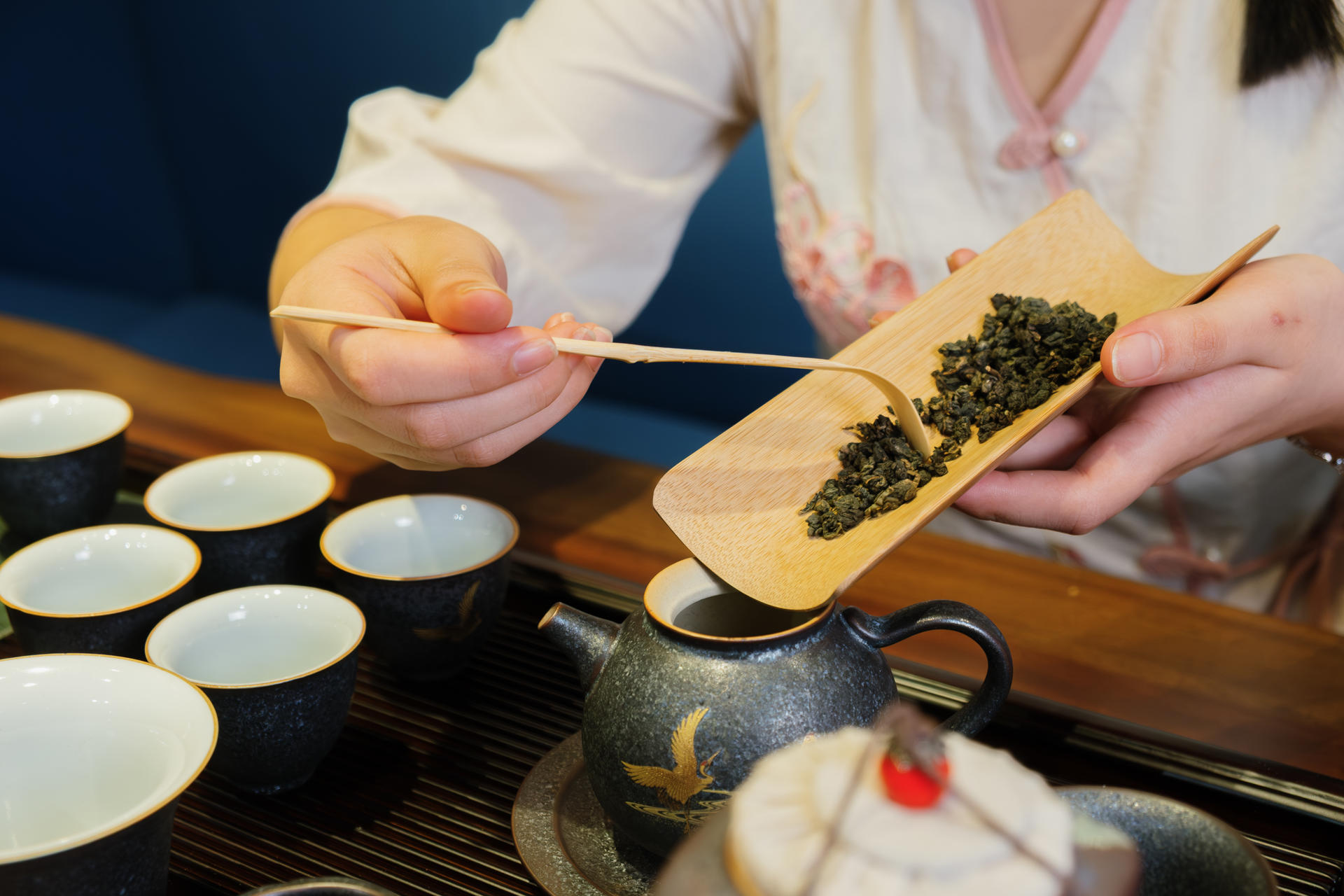 Mooncake Baking Experience with Vietnamese Tea Tasting in Hanoi - Thumbnail 27