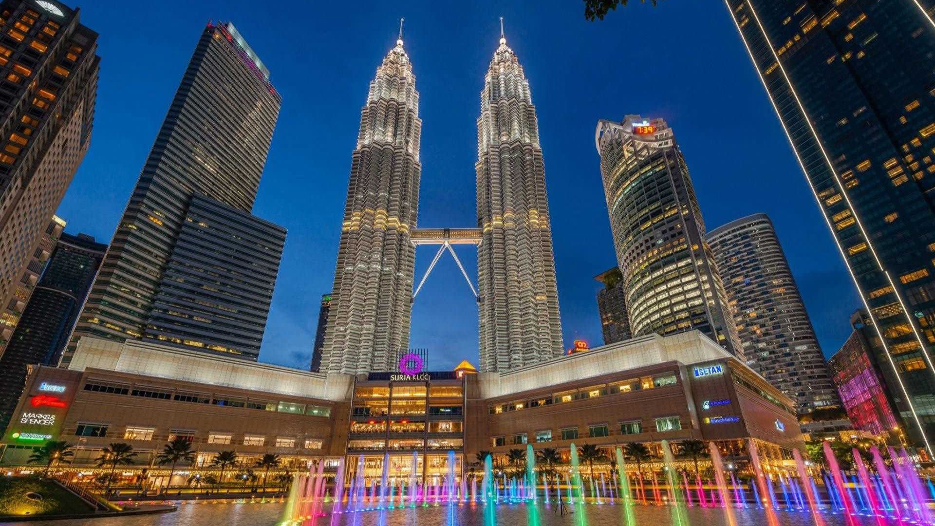 Putrajaya Sunset Cruise and Kuala Lumpur Night Exploration - Thumbnail 2