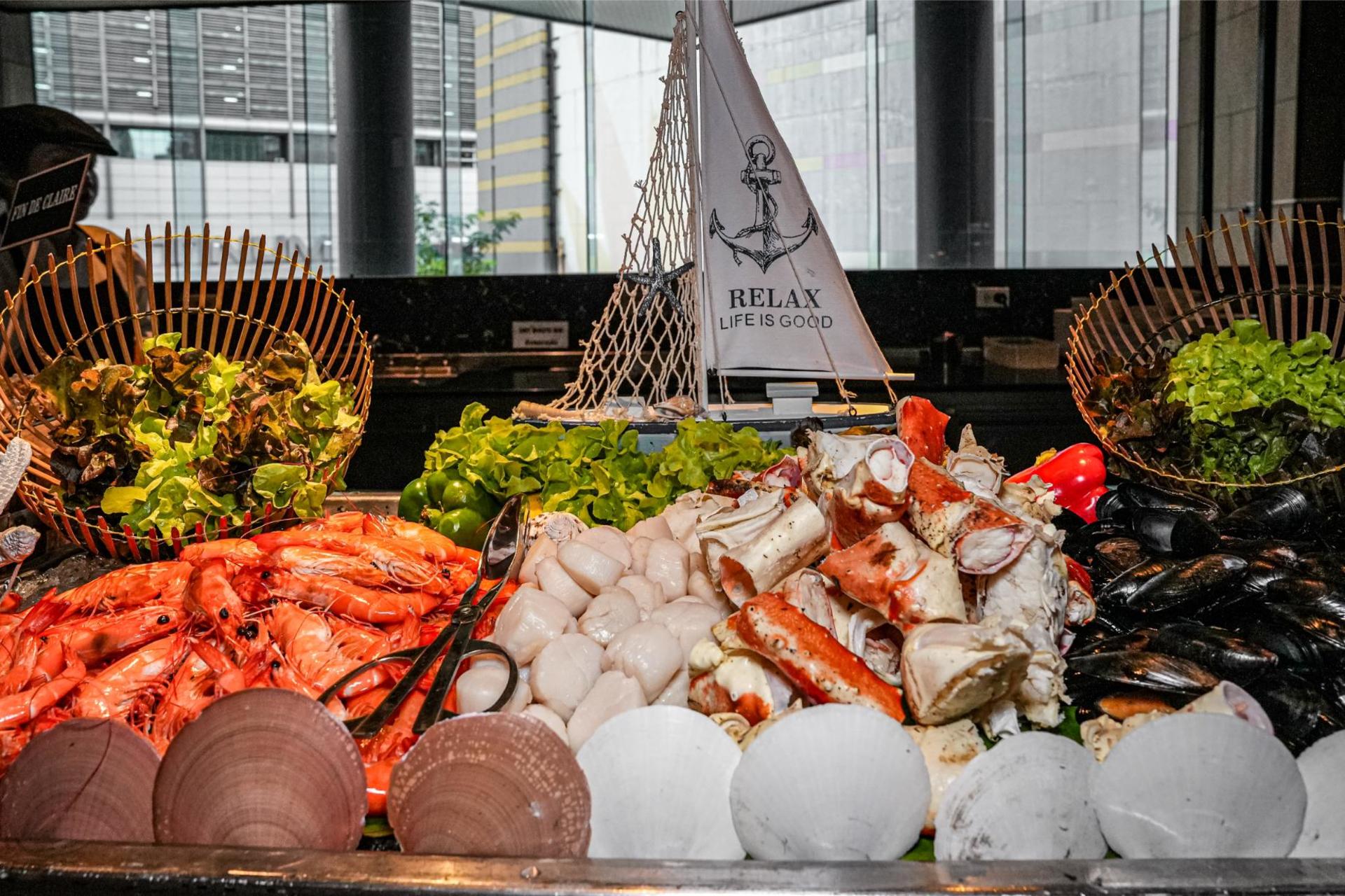 Buffet at Amaya Food Gallery, Amari Bangkok Hotel (Pratunam) - Thumbnail 4