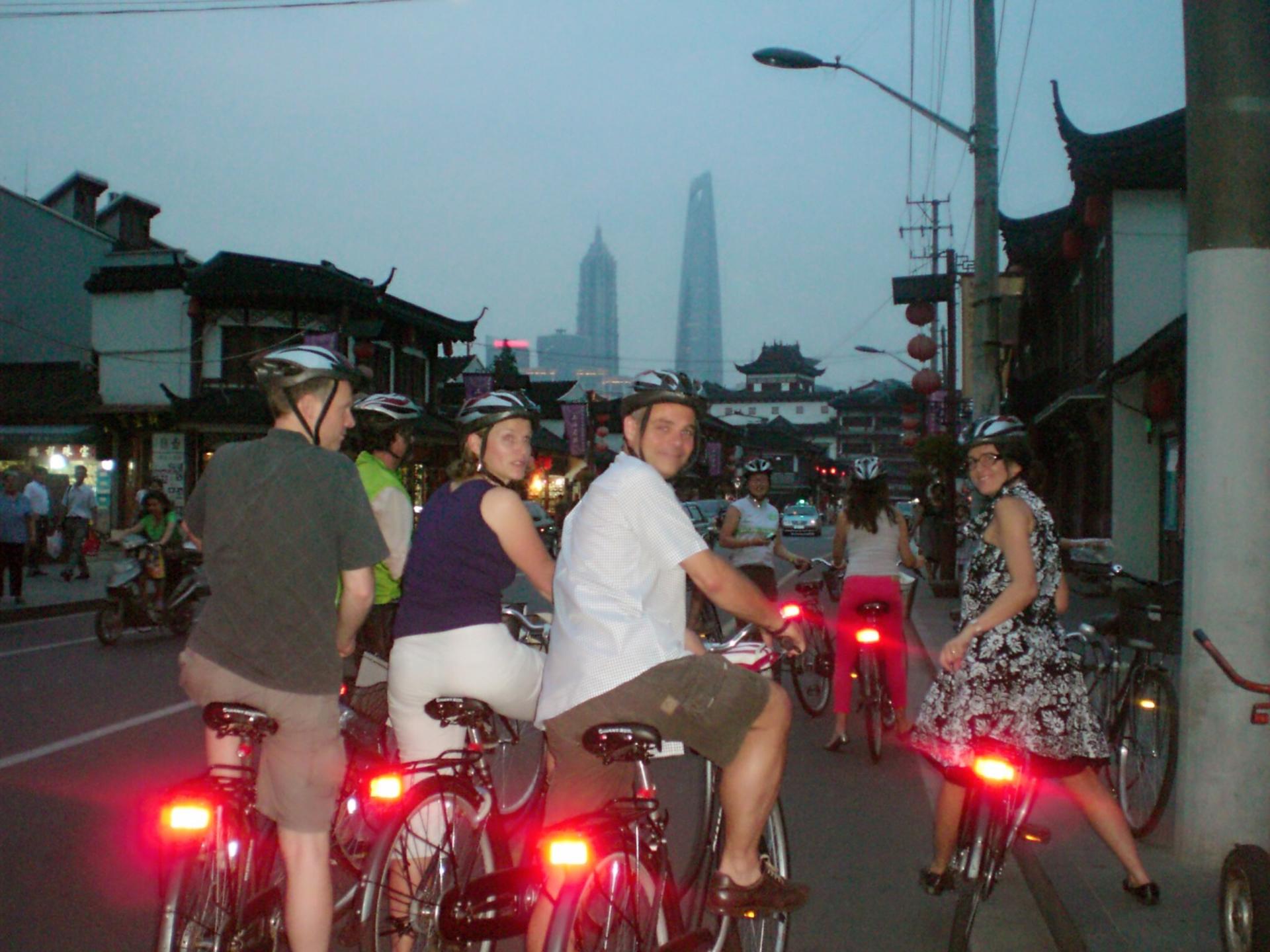 Shanghai Night Bike Tour with The Bund & Tianzifang - Thumbnail 2