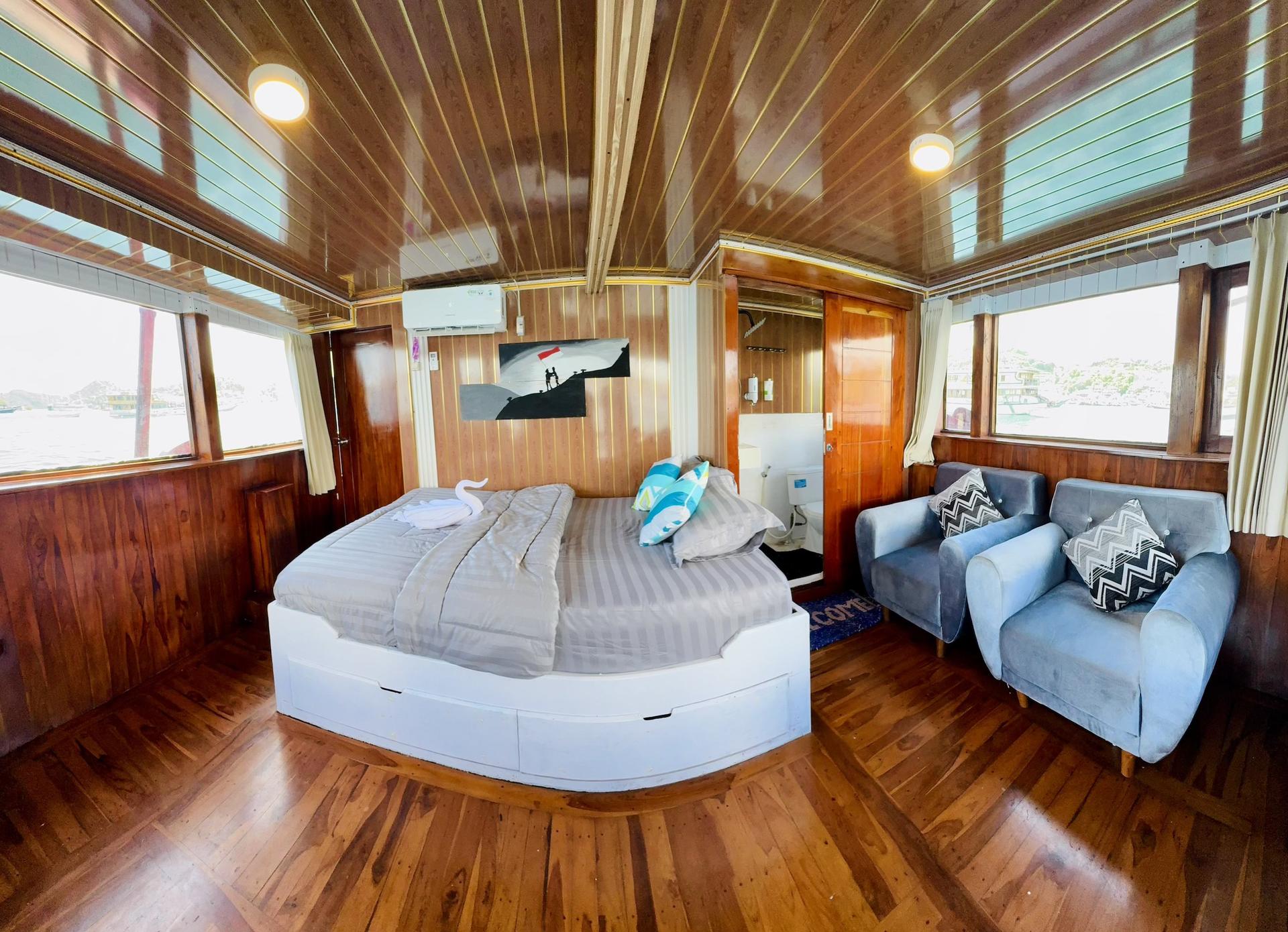 [Standard Phinisi] 3D2N Princess Nabila Liveaboard from Labuan Bajo - Thumbnail 2